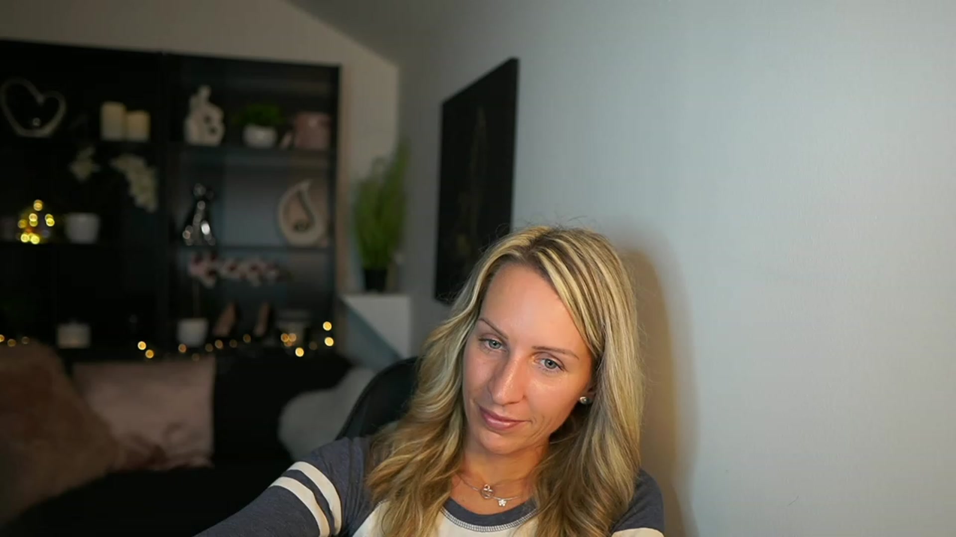Gallery image thumbnail from Nikki__Sexx__'s myfreecams stream on, 10/05/2023, 21:02 image 3 of 20
