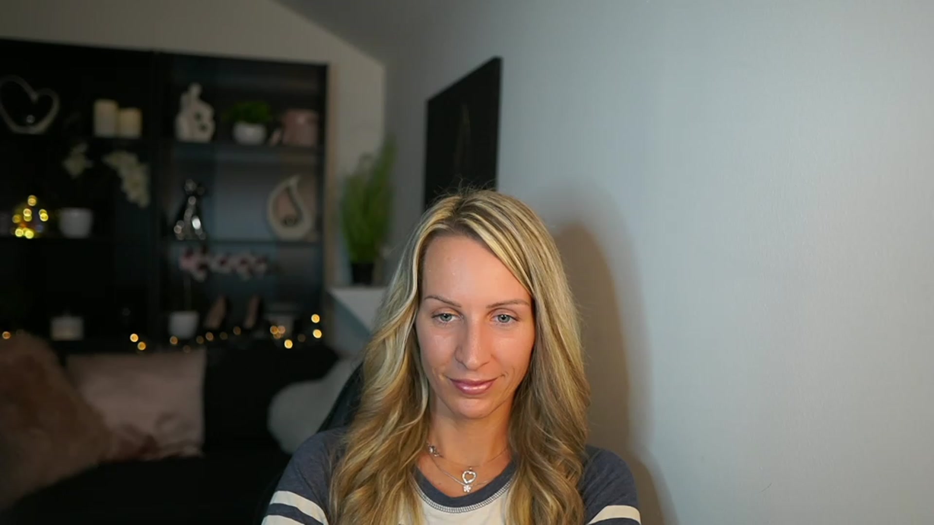 Gallery image thumbnail from Nikki__Sexx__'s myfreecams stream on, 10/05/2023, 22:19 image 19 of 20
