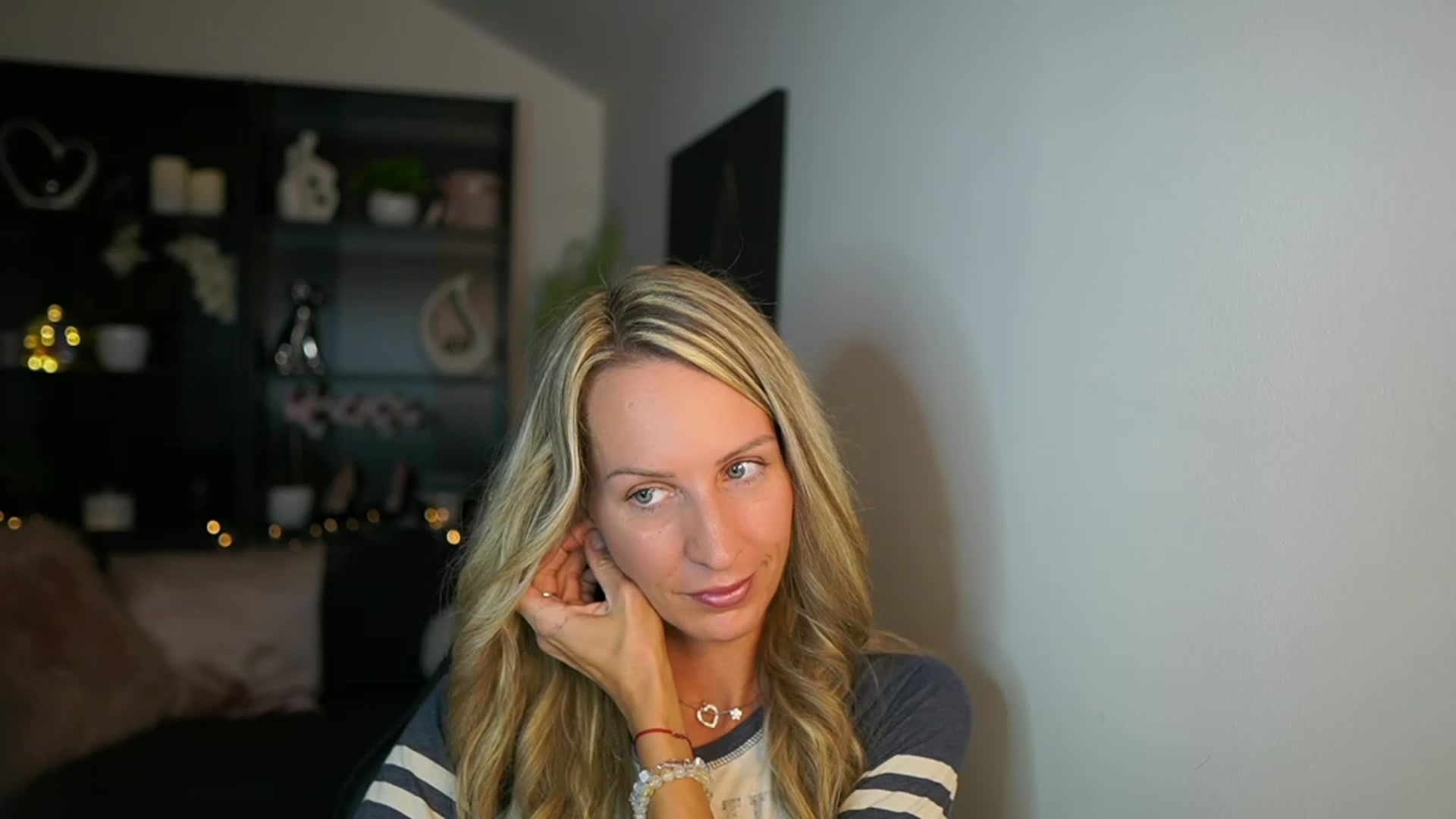Gallery image thumbnail from Nikki__Sexx__'s myfreecams stream on, 10/05/2023, 22:19 image 6 of 20