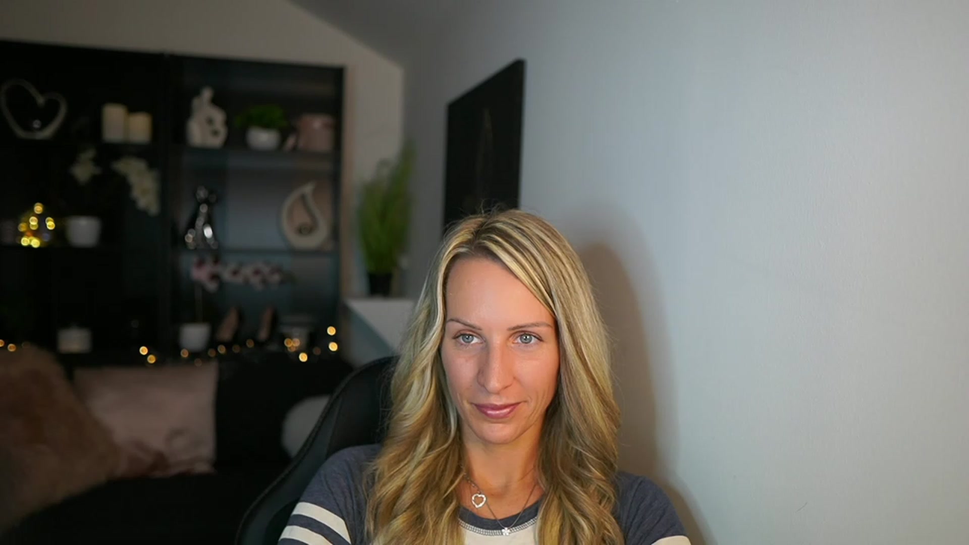 Gallery image thumbnail from Nikki__Sexx__'s myfreecams stream on, 10/05/2023, 22:19 image 15 of 20