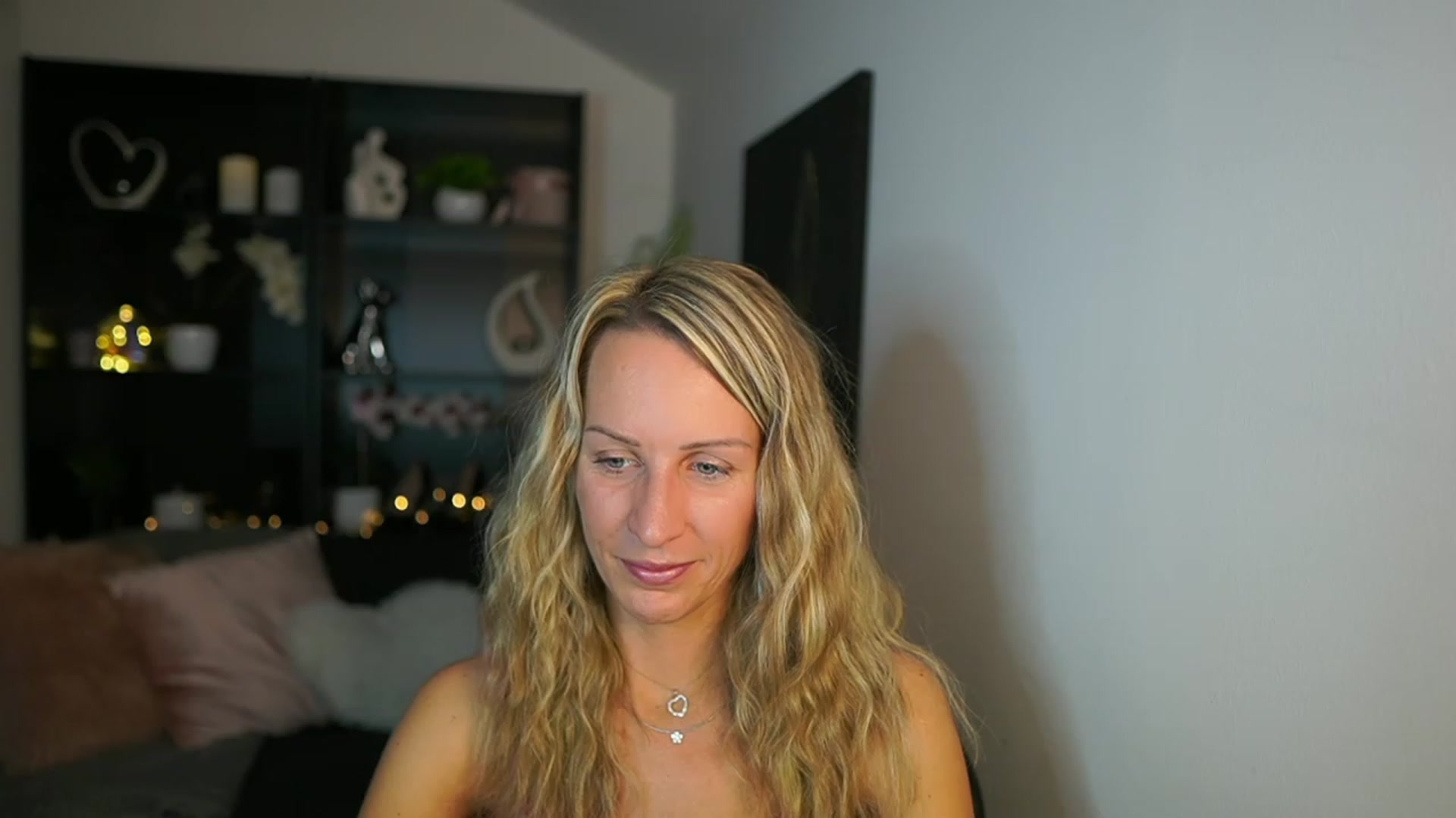 Gallery image thumbnail from Nikki__Sexx__'s myfreecams stream on, 10/09/2023, 19:07 image 3 of 20