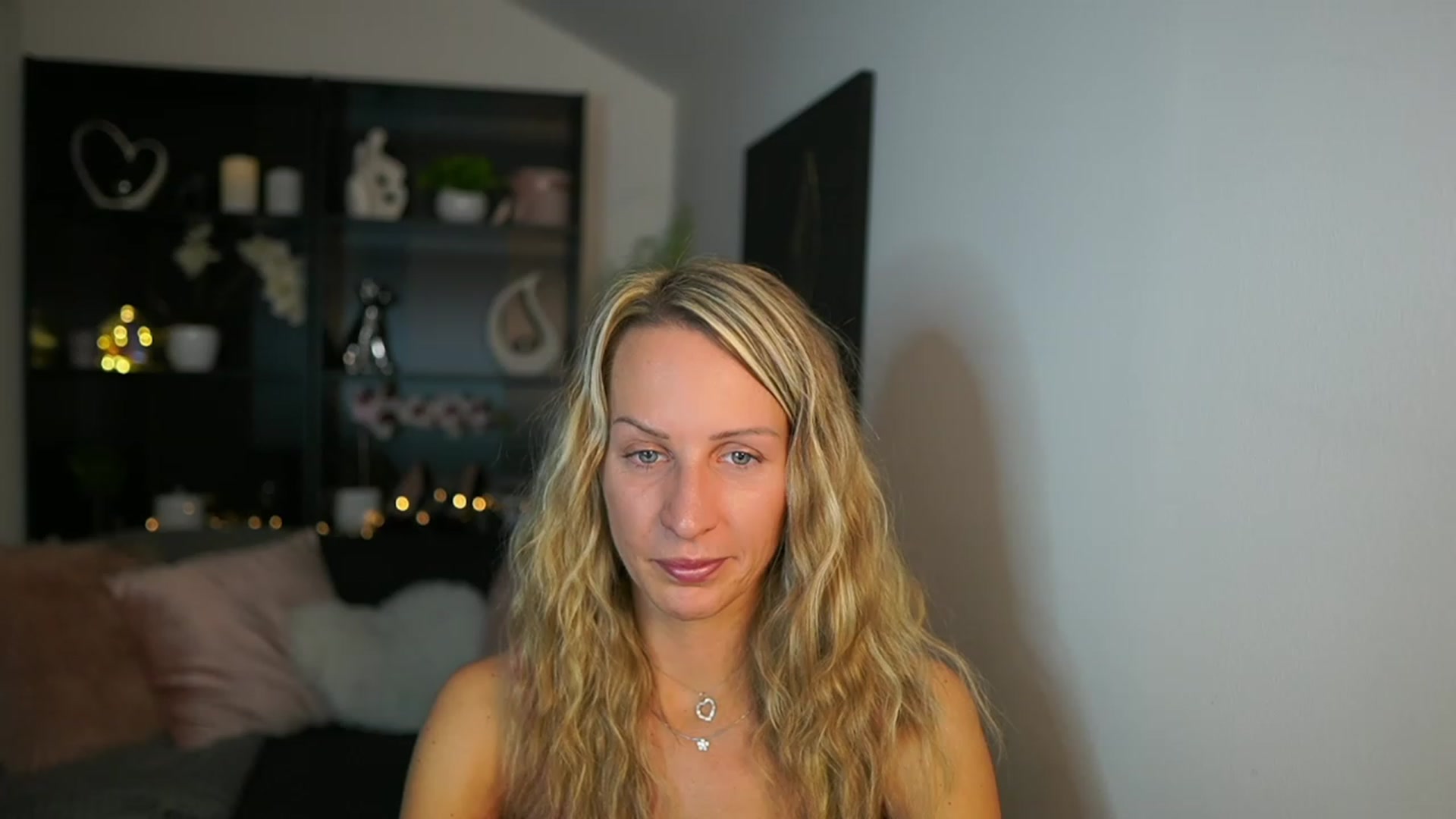 Gallery image thumbnail from Nikki__Sexx__'s myfreecams stream on, 10/09/2023, 19:07 image 2 of 20