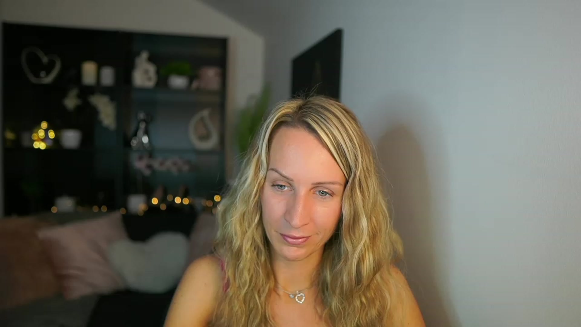 Gallery image thumbnail from Nikki__Sexx__'s myfreecams stream on, 10/09/2023, 19:07 image 12 of 20