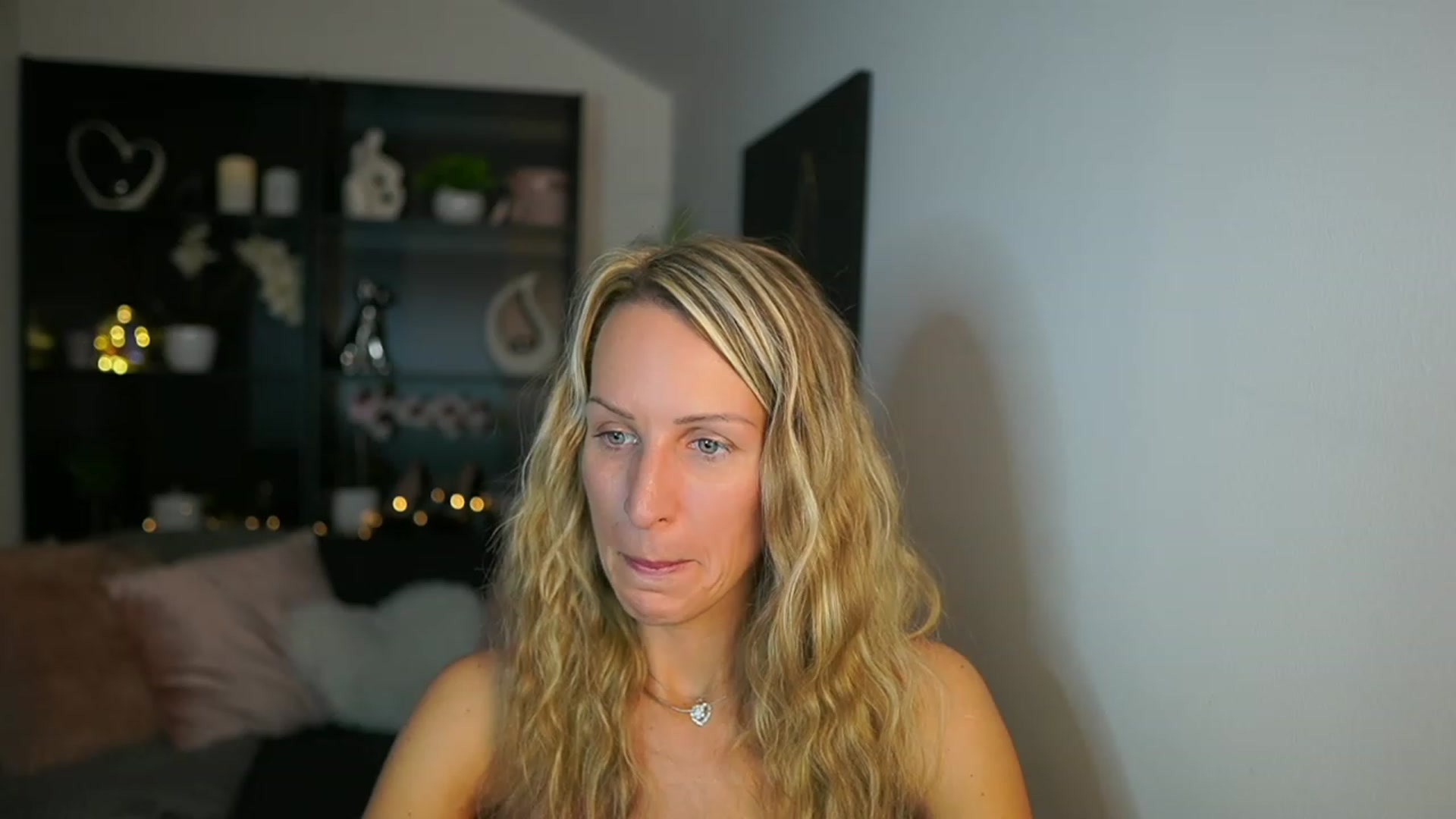 Gallery image thumbnail from Nikki__Sexx__'s myfreecams stream on, 10/09/2023, 19:07 image 8 of 20