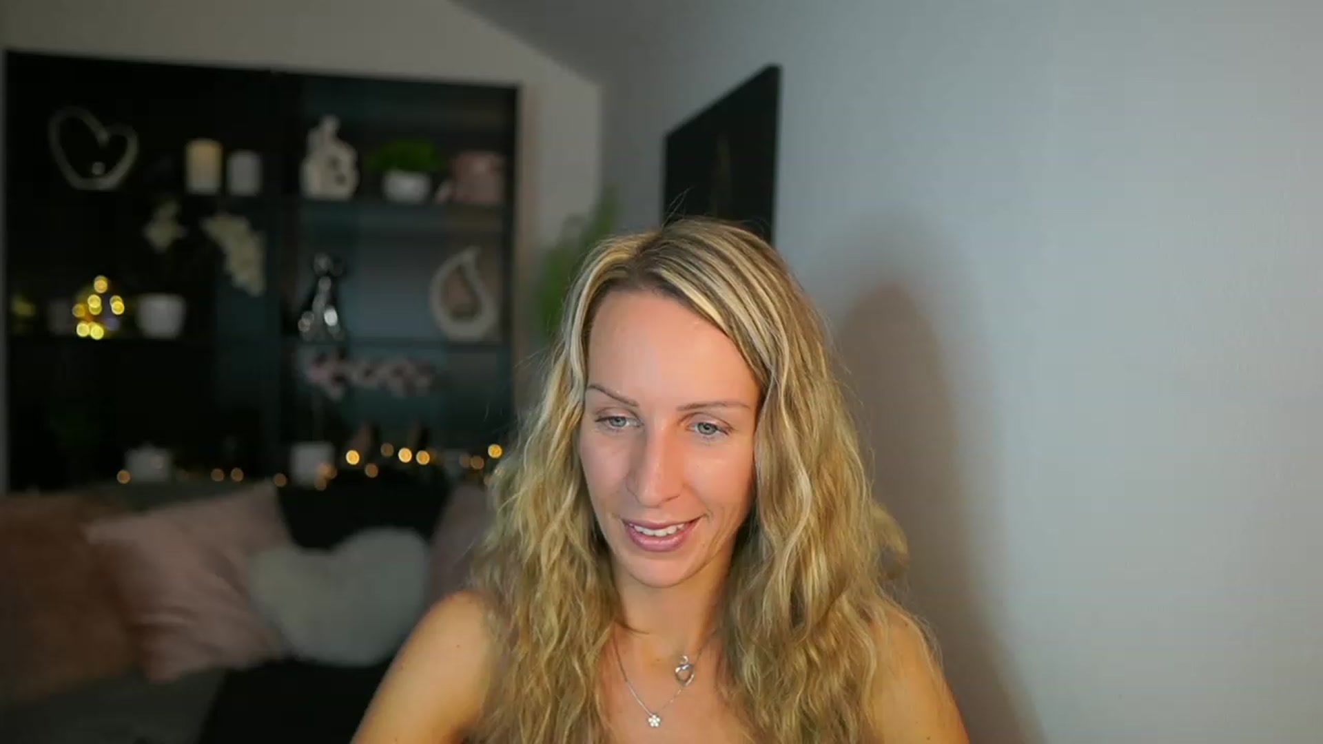 Gallery image thumbnail from Nikki__Sexx__'s myfreecams stream on, 10/09/2023, 19:07 image 14 of 20