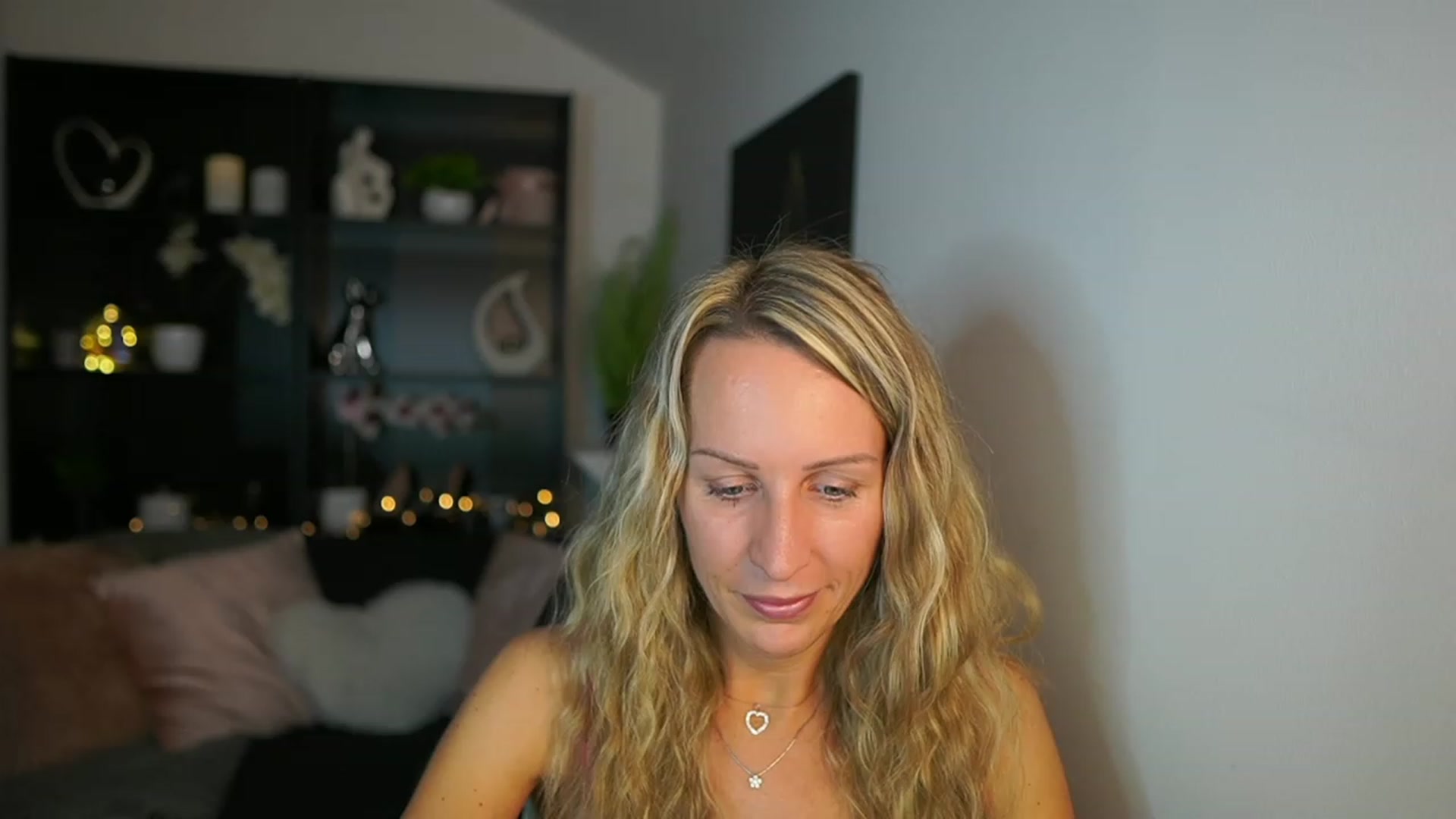 Gallery image thumbnail from Nikki__Sexx__'s myfreecams stream on, 10/09/2023, 19:07 image 17 of 20