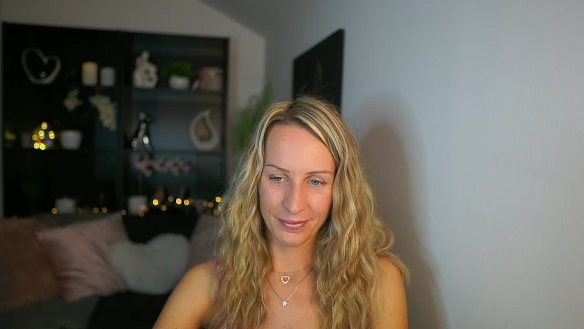 Gallery image thumbnail from Nikki__Sexx__'s myfreecams stream on, 10/09/2023, 19:07 image 16 of 20