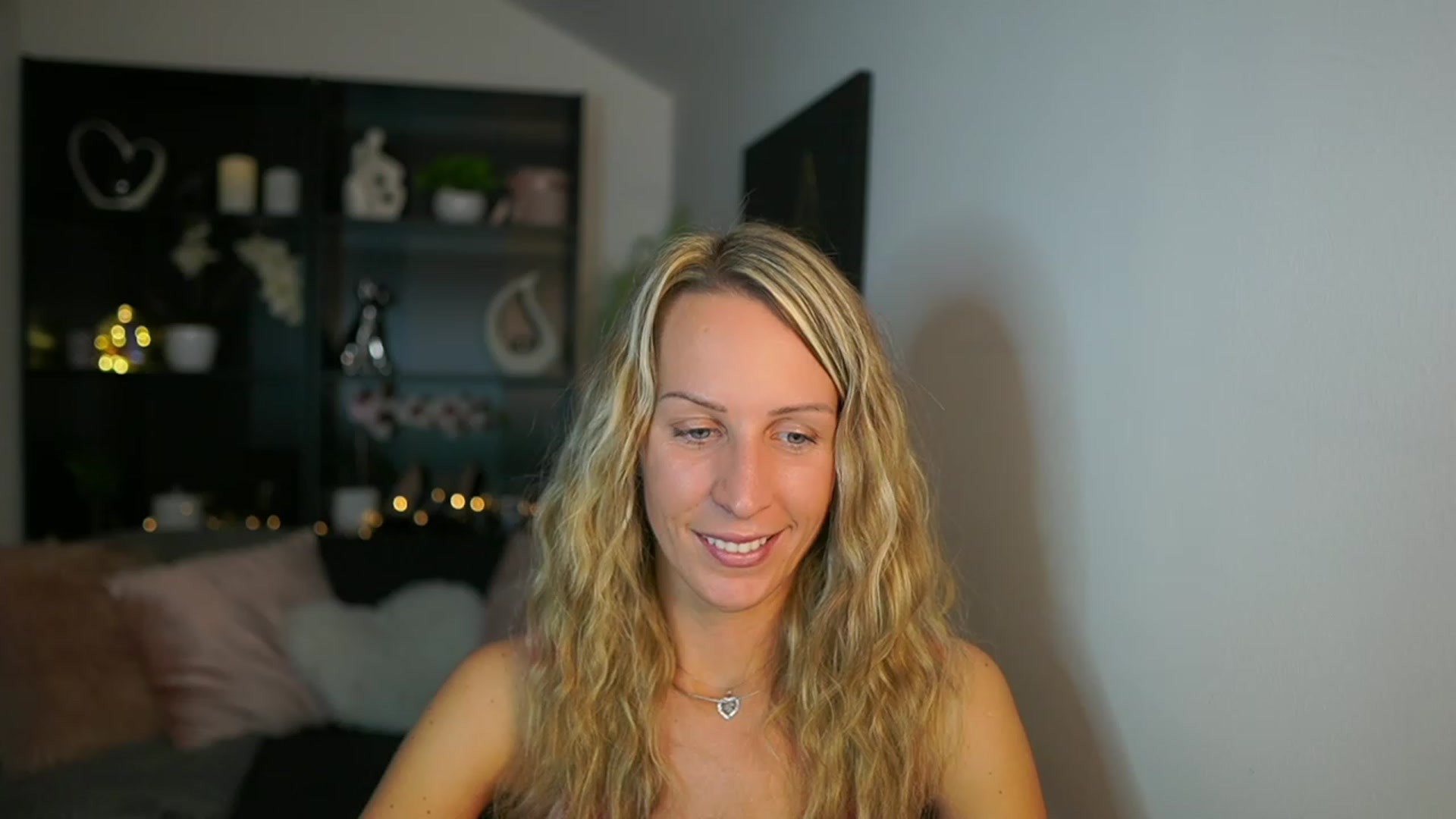 Gallery image thumbnail from Nikki__Sexx__'s myfreecams stream on, 10/09/2023, 19:07 image 7 of 20