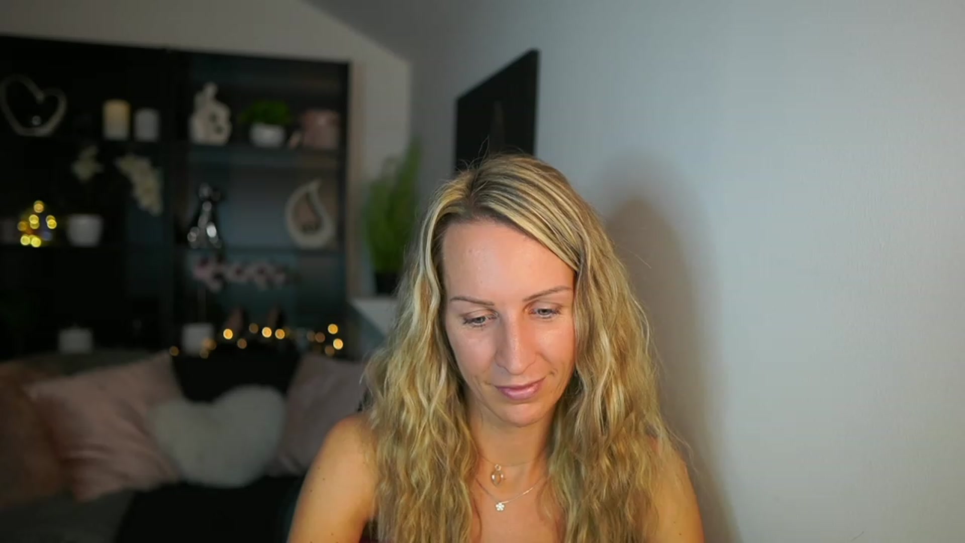 Gallery image thumbnail from Nikki__Sexx__'s myfreecams stream on, 10/09/2023, 20:23 image 19 of 20