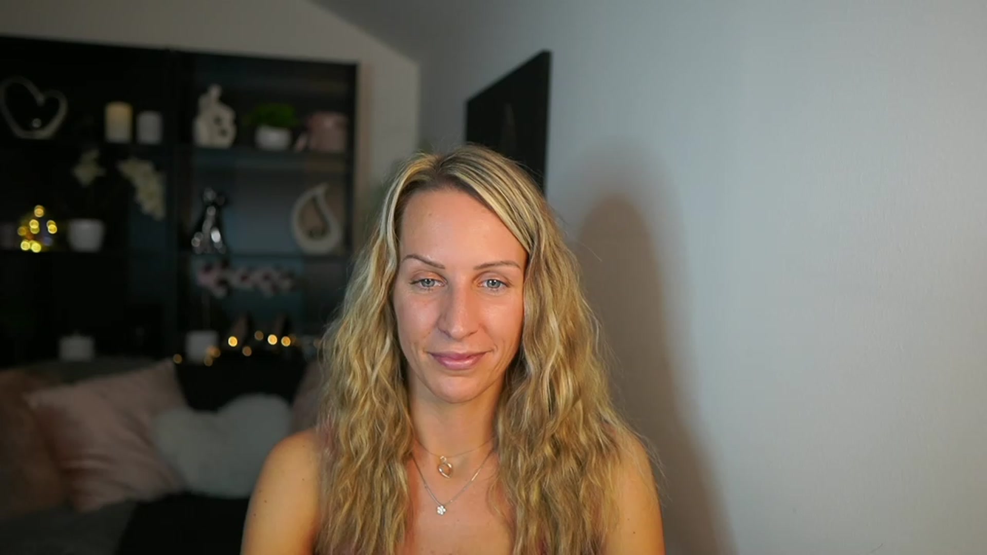 Gallery image thumbnail from Nikki__Sexx__'s myfreecams stream on, 10/09/2023, 20:23 image 4 of 20