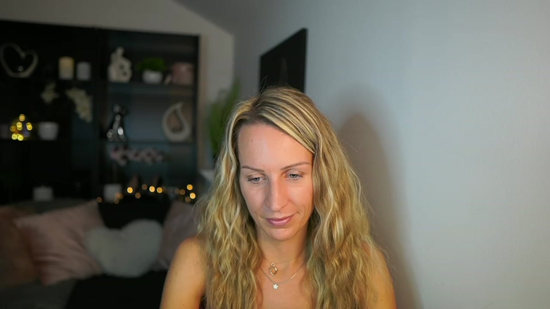 Gallery image thumbnail from Nikki__Sexx__'s myfreecams stream on, 10/09/2023, 20:23 image 16 of 20