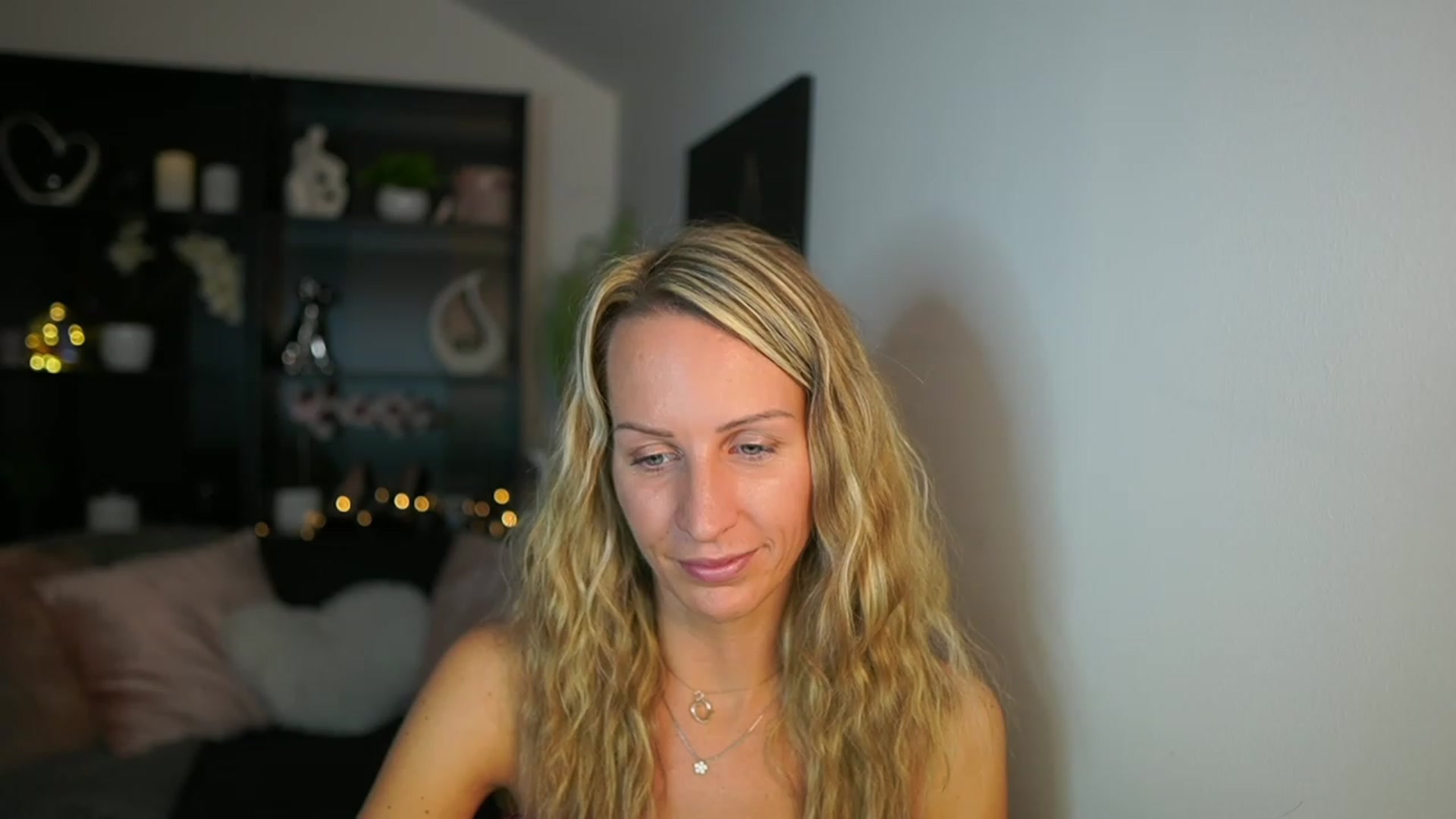 Gallery image thumbnail from Nikki__Sexx__'s myfreecams stream on, 10/09/2023, 20:23 image 7 of 20