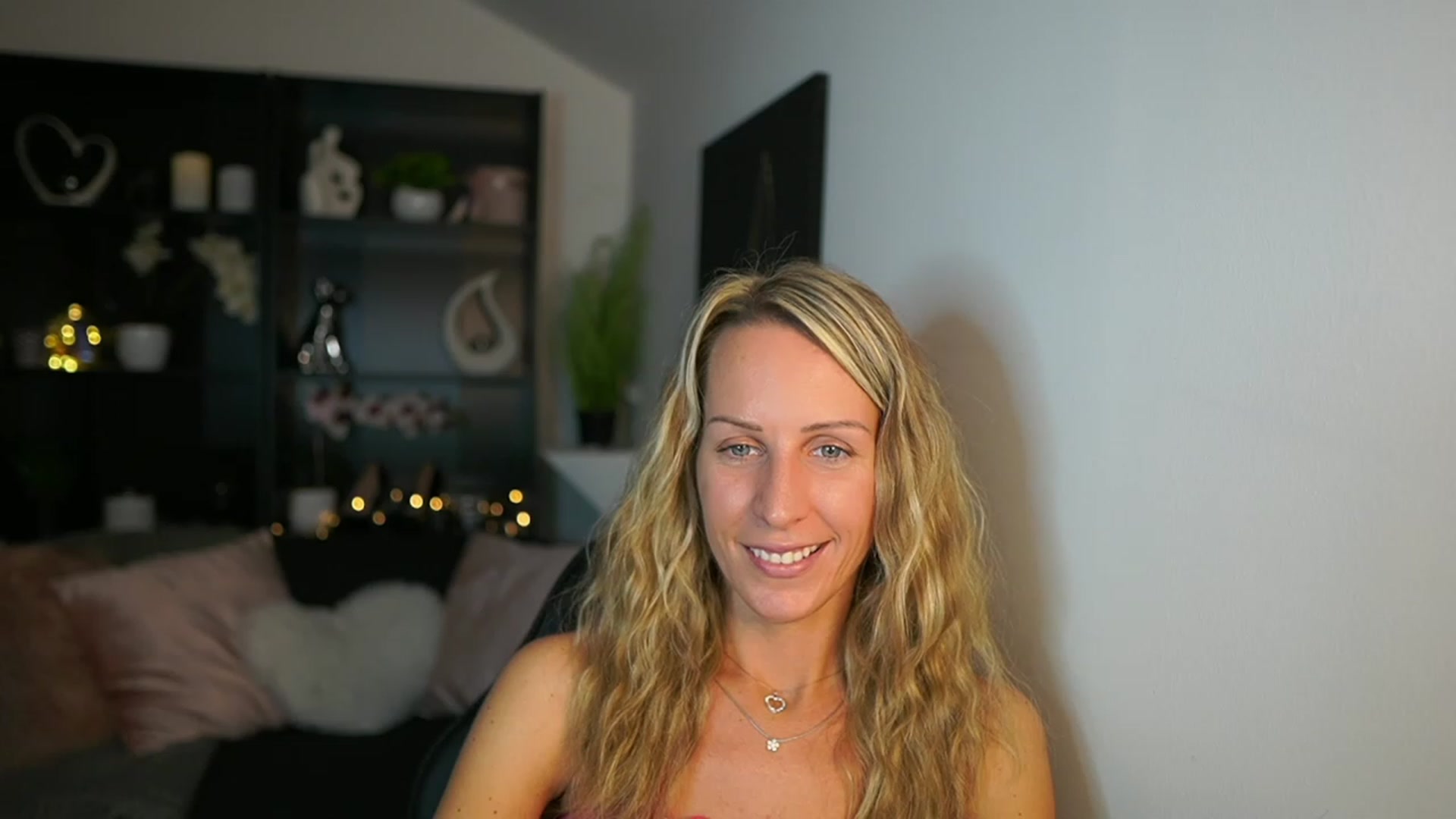 Gallery image thumbnail from Nikki__Sexx__'s myfreecams stream on, 10/09/2023, 20:23 image 2 of 20