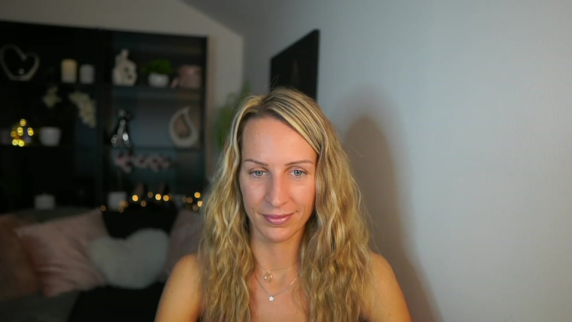 Gallery image thumbnail from Nikki__Sexx__'s myfreecams stream on, 10/09/2023, 20:23 image 14 of 20