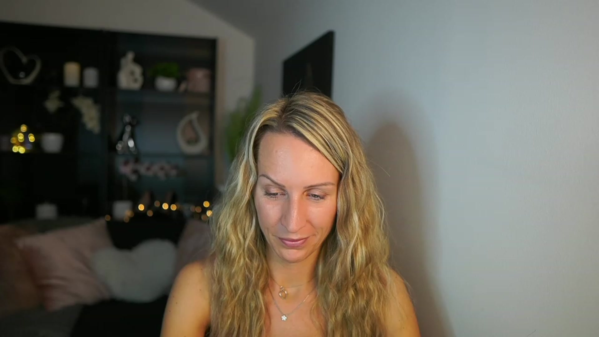 Gallery image thumbnail from Nikki__Sexx__'s myfreecams stream on, 10/09/2023, 20:23 image 8 of 20