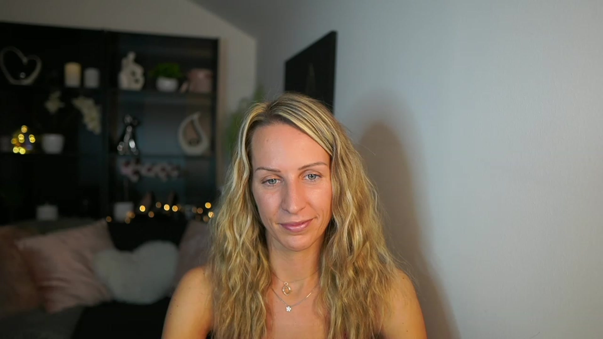 Gallery image thumbnail from Nikki__Sexx__'s myfreecams stream on, 10/09/2023, 20:23 image 15 of 20