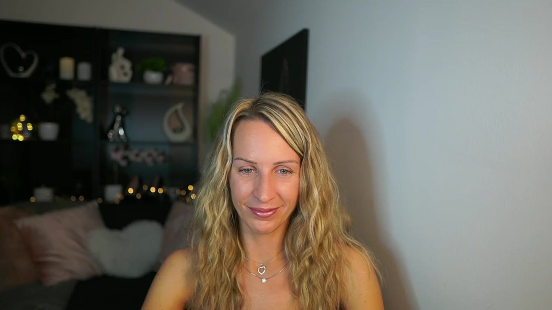 Gallery image thumbnail from Nikki__Sexx__'s myfreecams stream on, 10/09/2023, 21:44 image 13 of 20