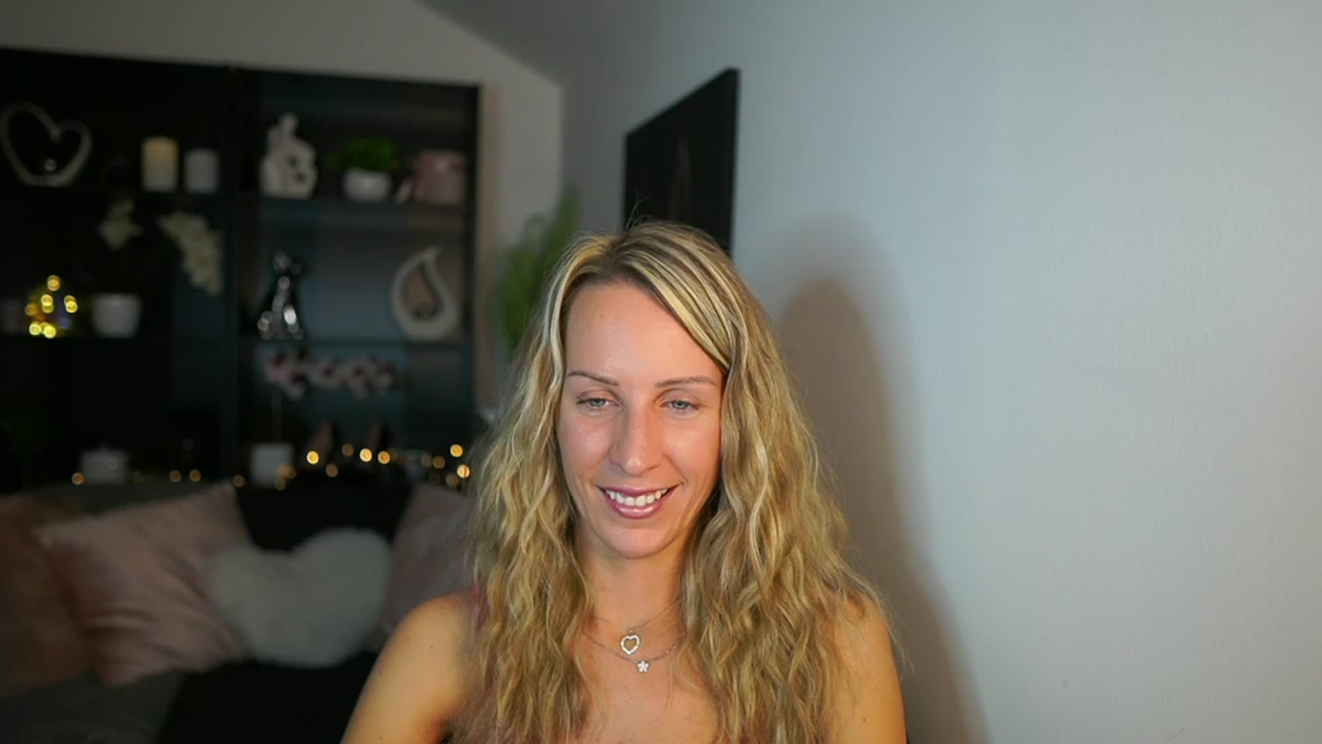 Gallery image thumbnail from Nikki__Sexx__'s myfreecams stream on, 10/09/2023, 21:44 image 9 of 20