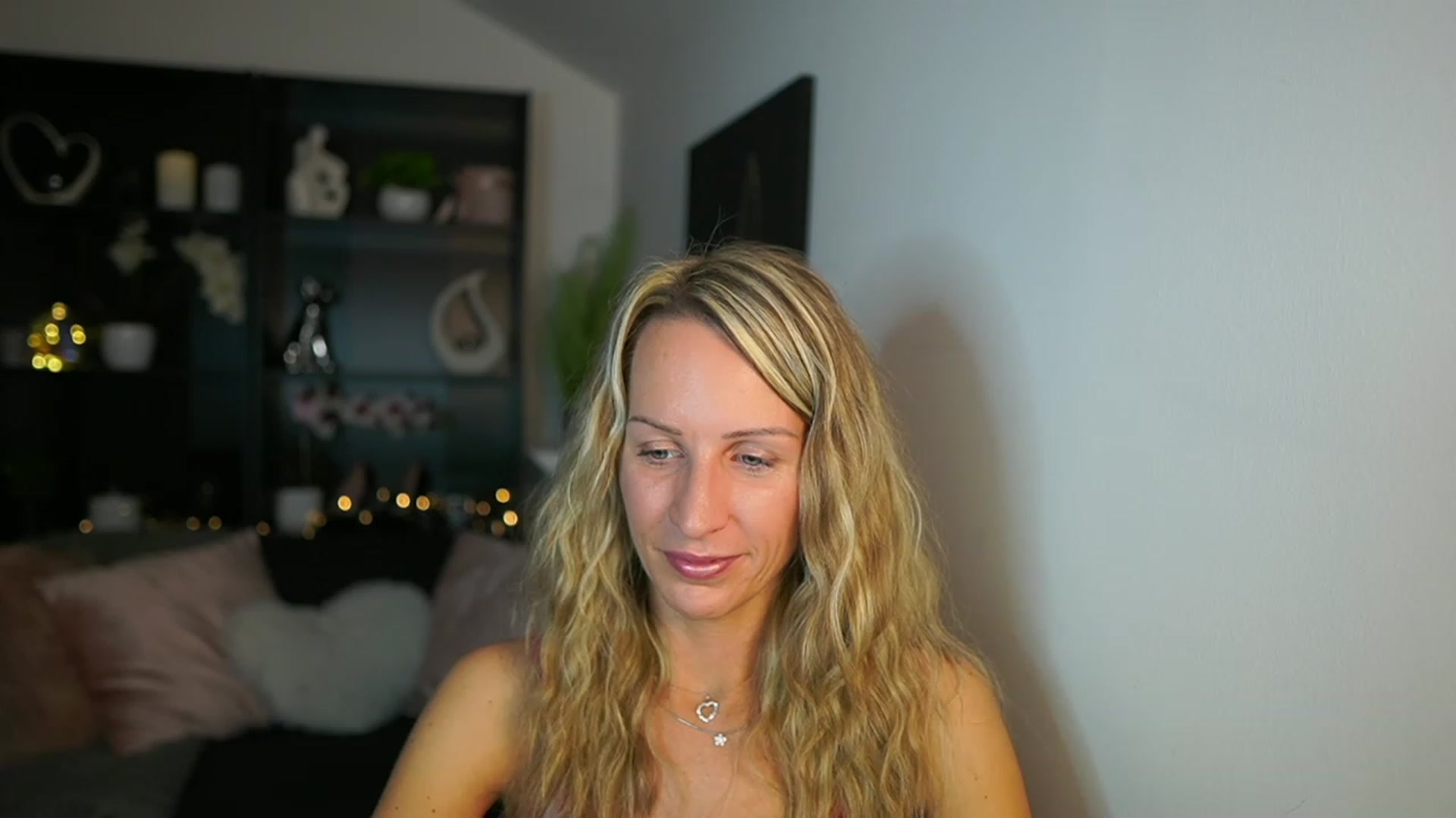 Gallery image thumbnail from Nikki__Sexx__'s myfreecams stream on, 10/09/2023, 21:44 image 11 of 20