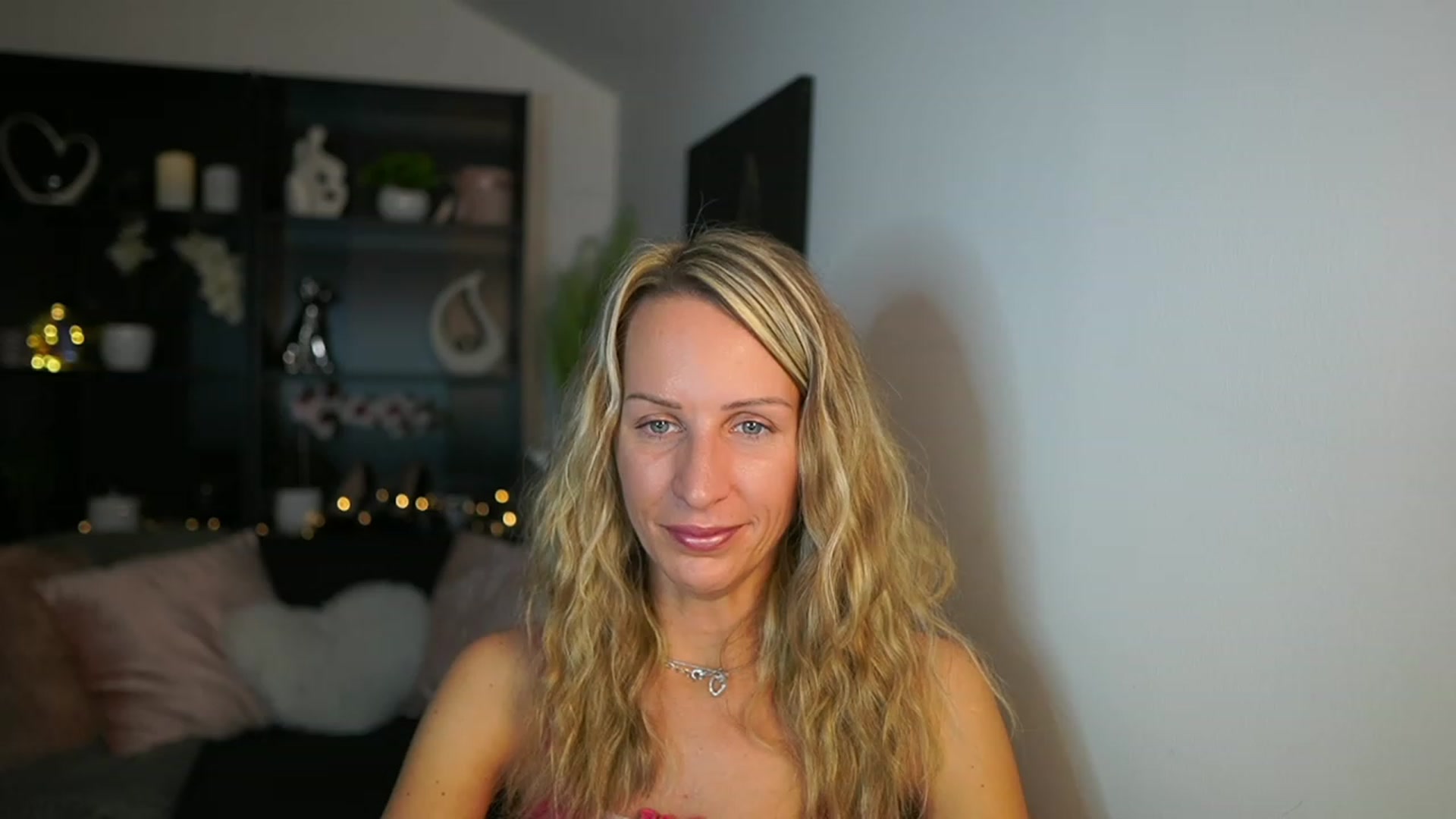 Gallery image thumbnail from Nikki__Sexx__'s myfreecams stream on, 10/09/2023, 21:44 image 19 of 20