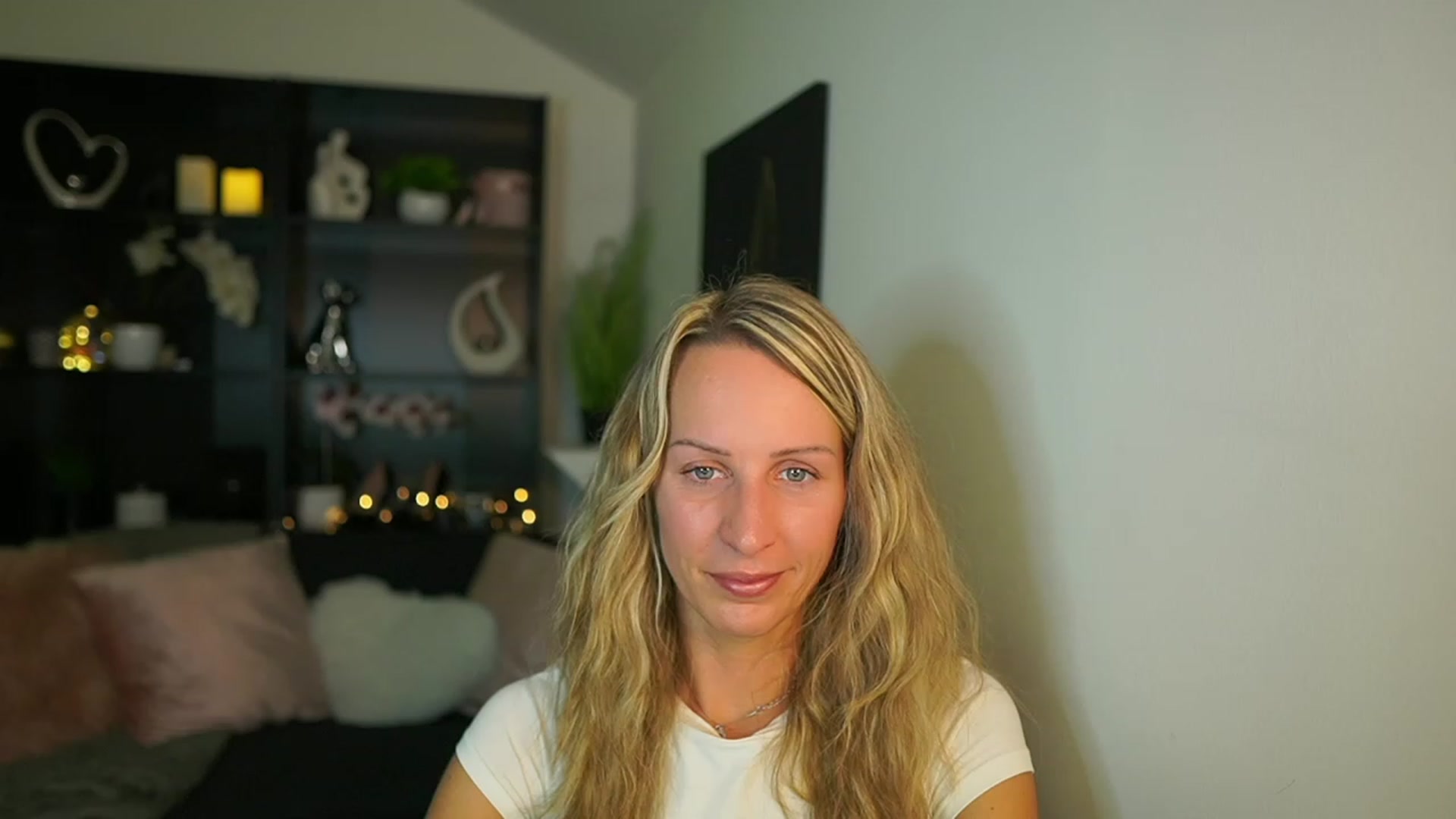 Gallery image thumbnail from Nikki__Sexx__'s myfreecams stream on, 10/12/2023, 18:37 image 8 of 20