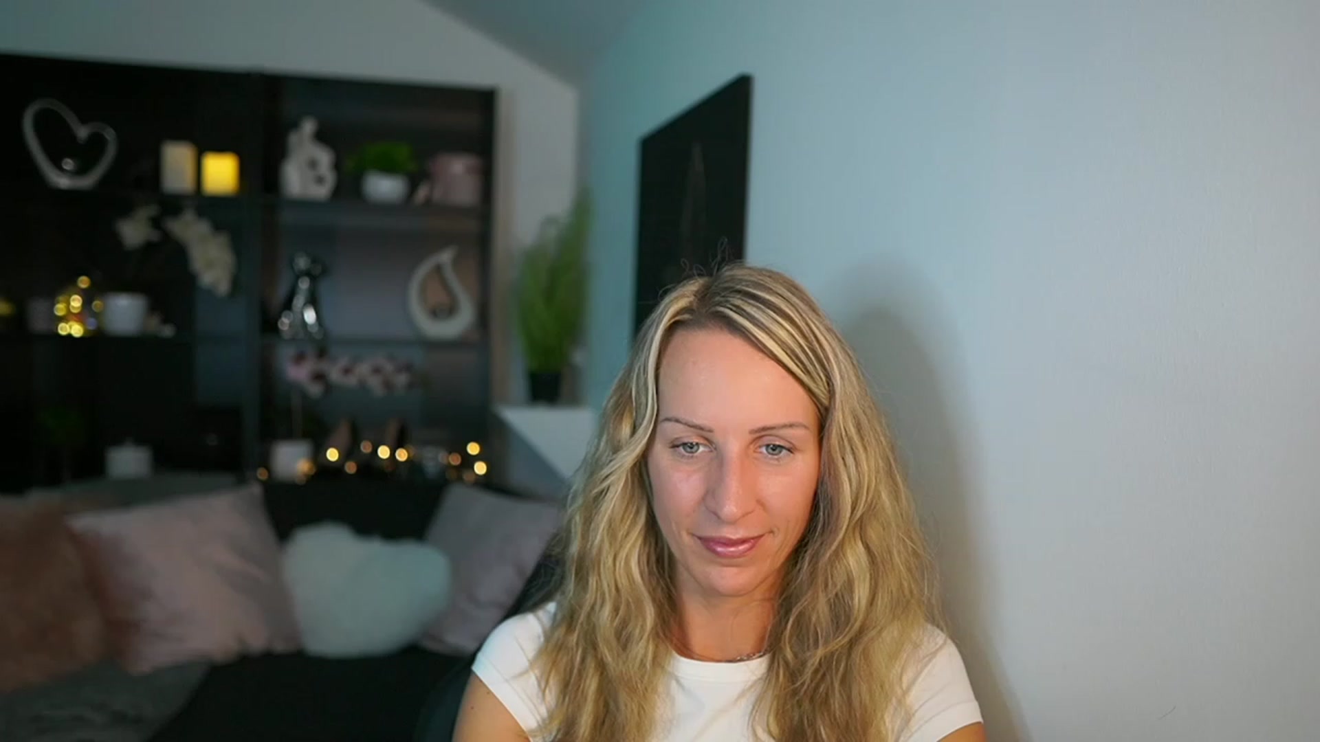 Gallery image thumbnail from Nikki__Sexx__'s myfreecams stream on, 10/12/2023, 18:37 image 20 of 20