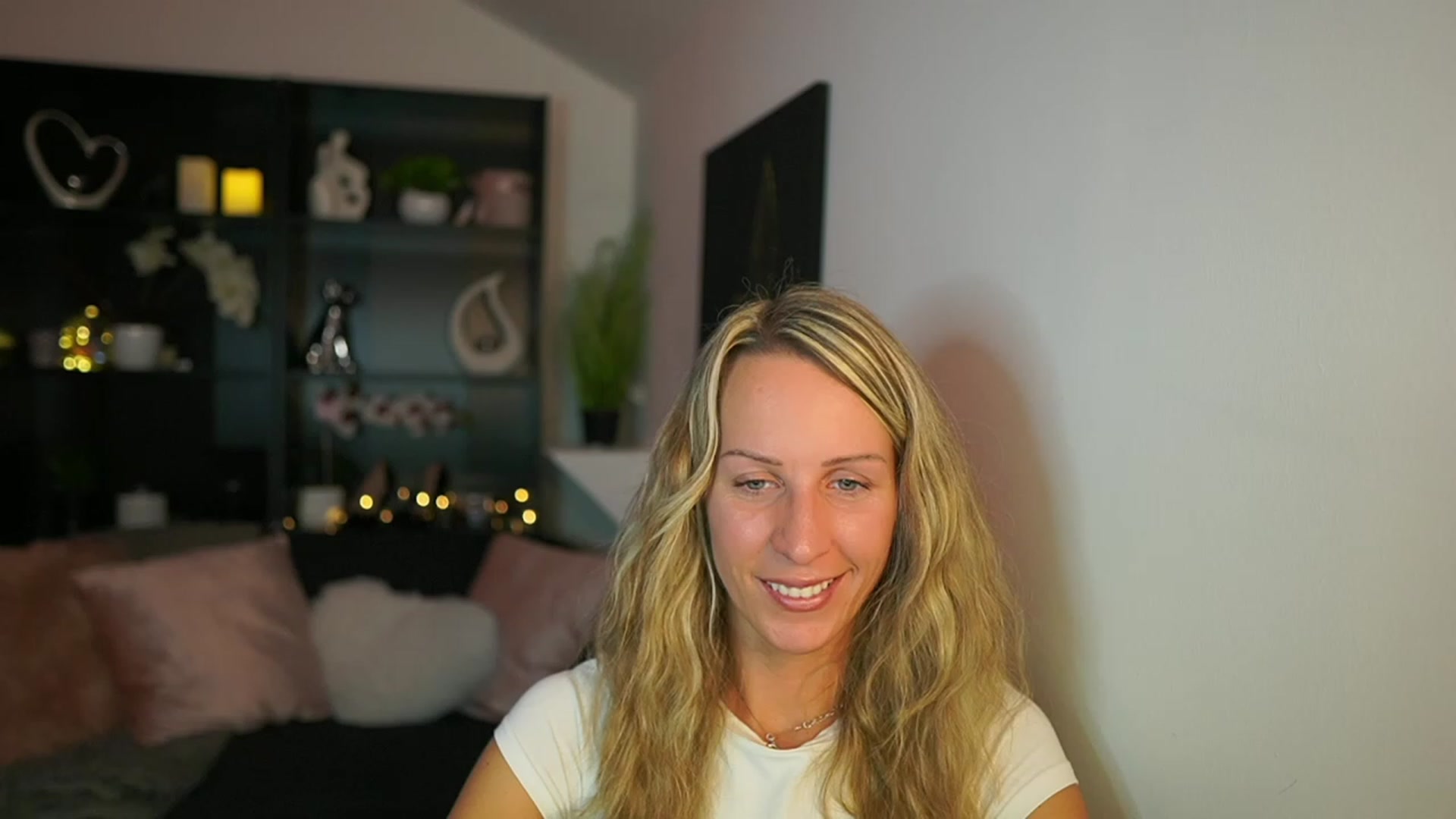 Gallery image thumbnail from Nikki__Sexx__'s myfreecams stream on, 10/12/2023, 18:37 image 10 of 20