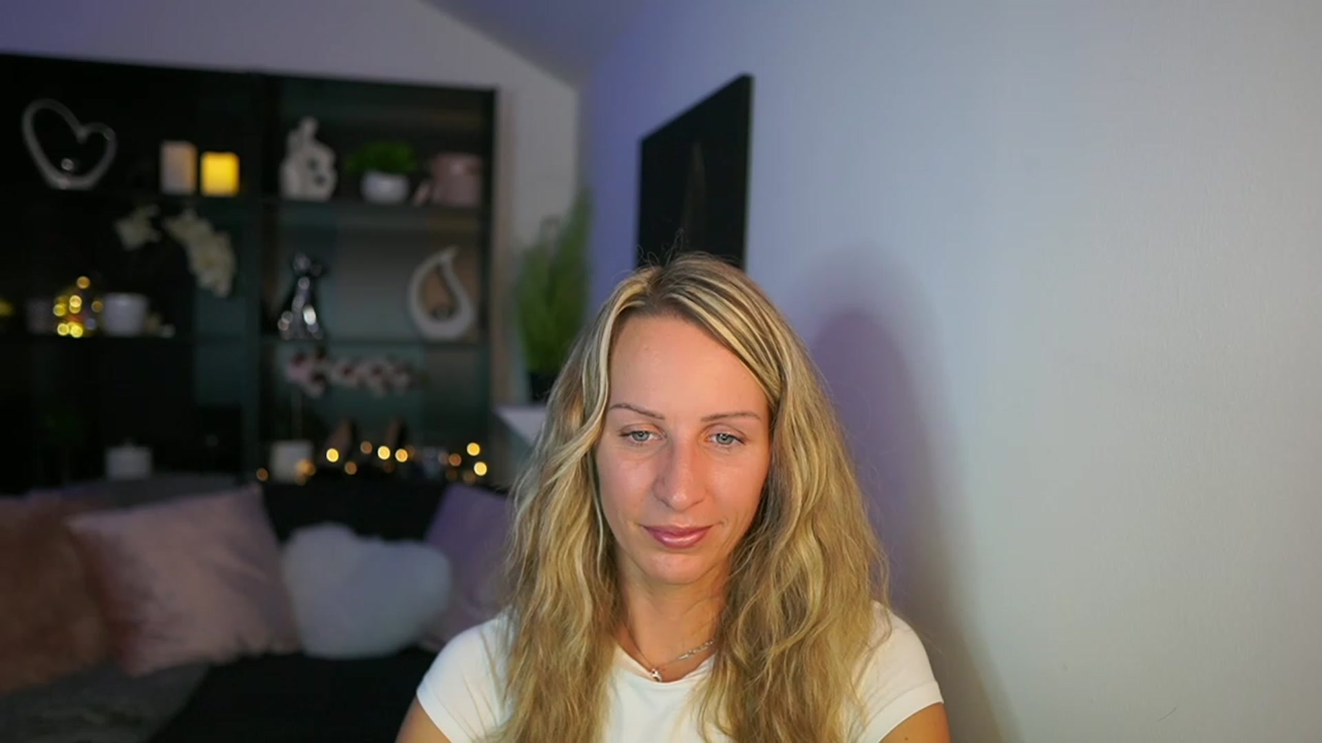 Gallery image thumbnail from Nikki__Sexx__'s myfreecams stream on, 10/12/2023, 18:37 image 9 of 20