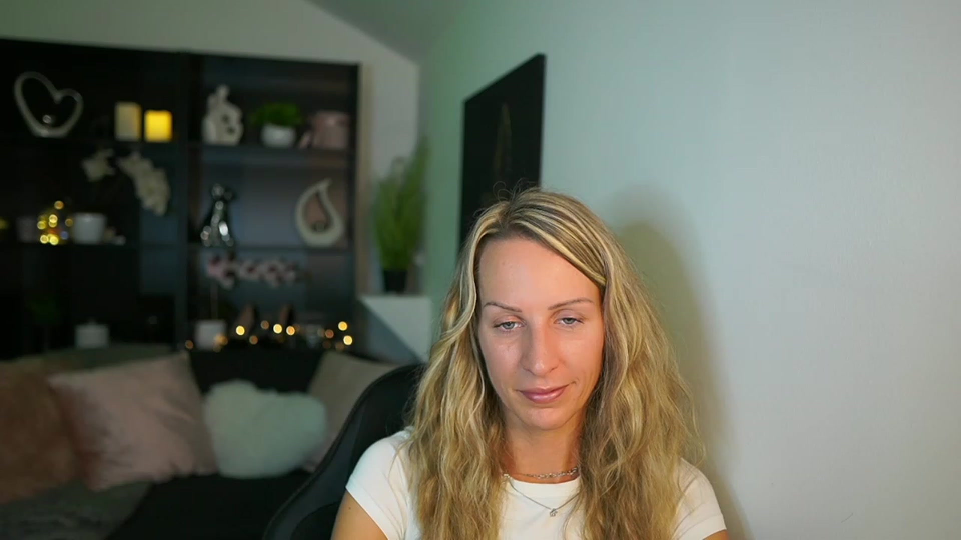 Gallery image thumbnail from Nikki__Sexx__'s myfreecams stream on, 10/12/2023, 19:46 image 10 of 20