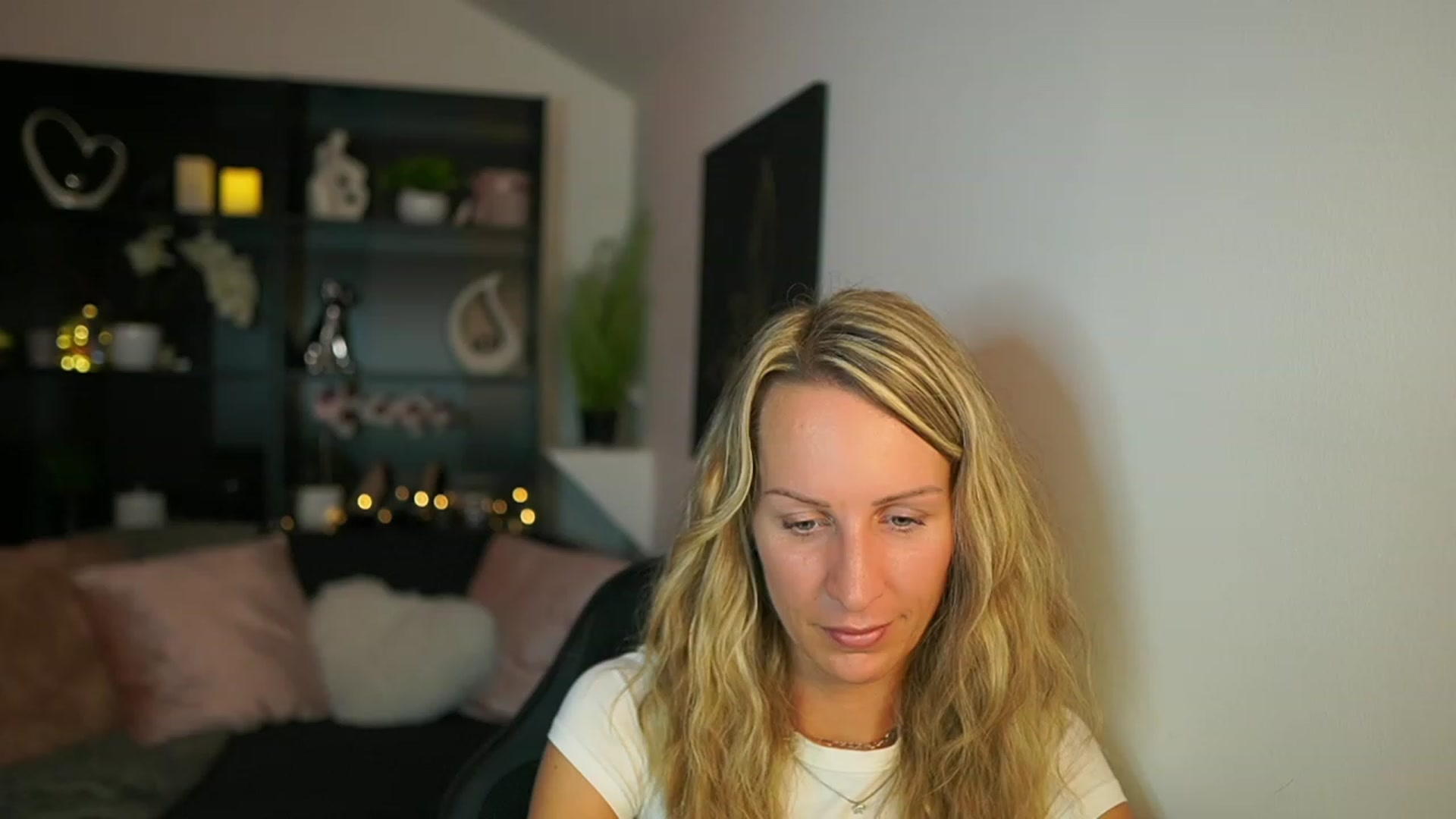 Gallery image thumbnail from Nikki__Sexx__'s myfreecams stream on, 10/12/2023, 19:46 image 7 of 20