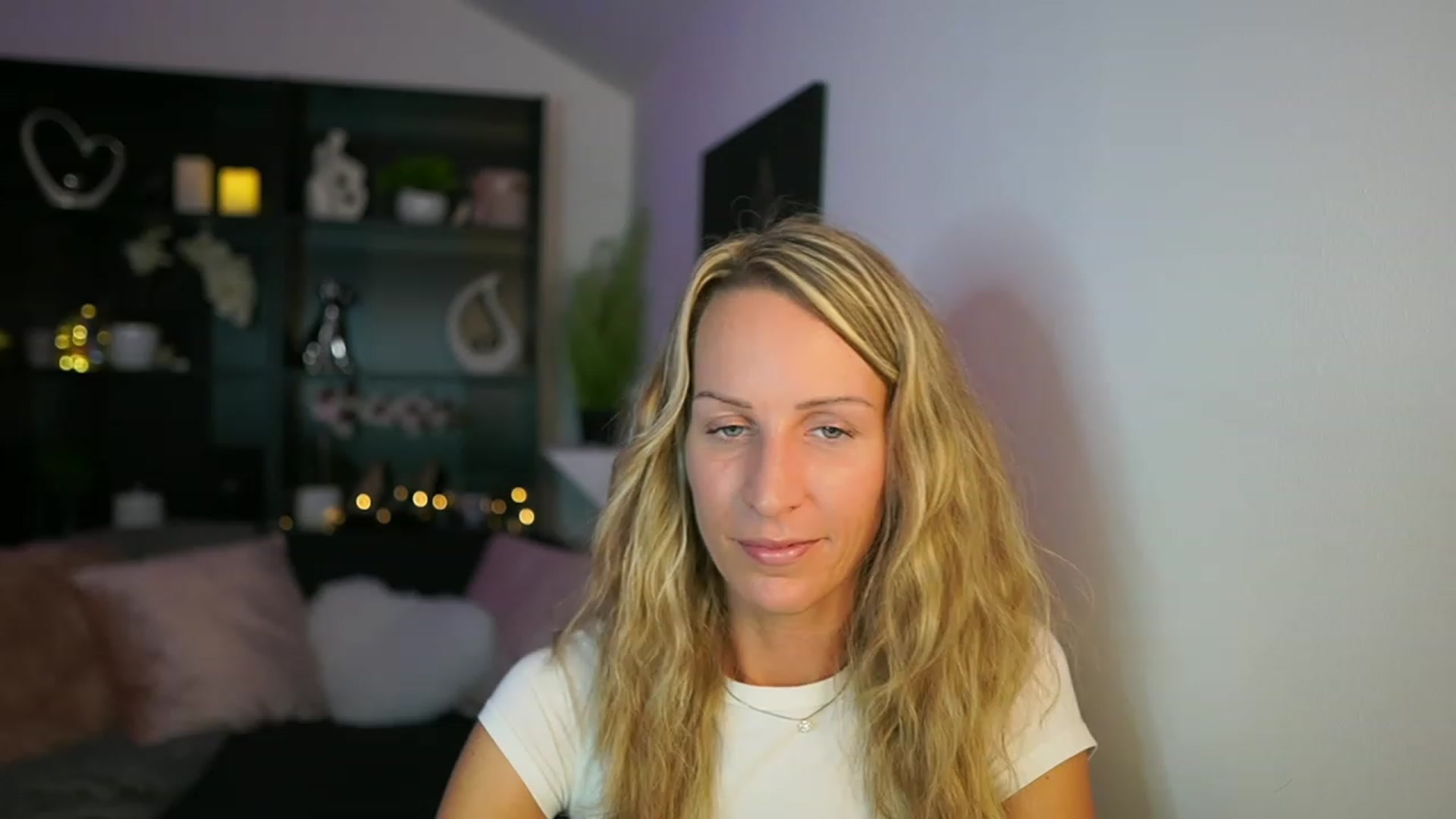 Gallery image thumbnail from Nikki__Sexx__'s myfreecams stream on, 10/12/2023, 19:46 image 12 of 20