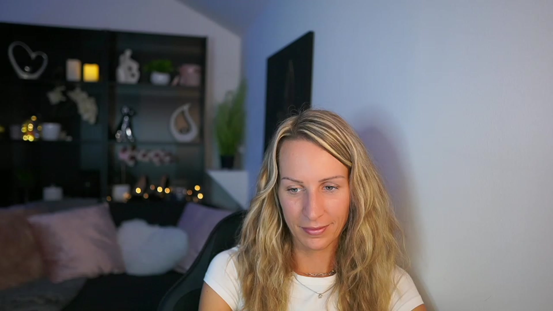 Gallery image thumbnail from Nikki__Sexx__'s myfreecams stream on, 10/12/2023, 19:46 image 9 of 20