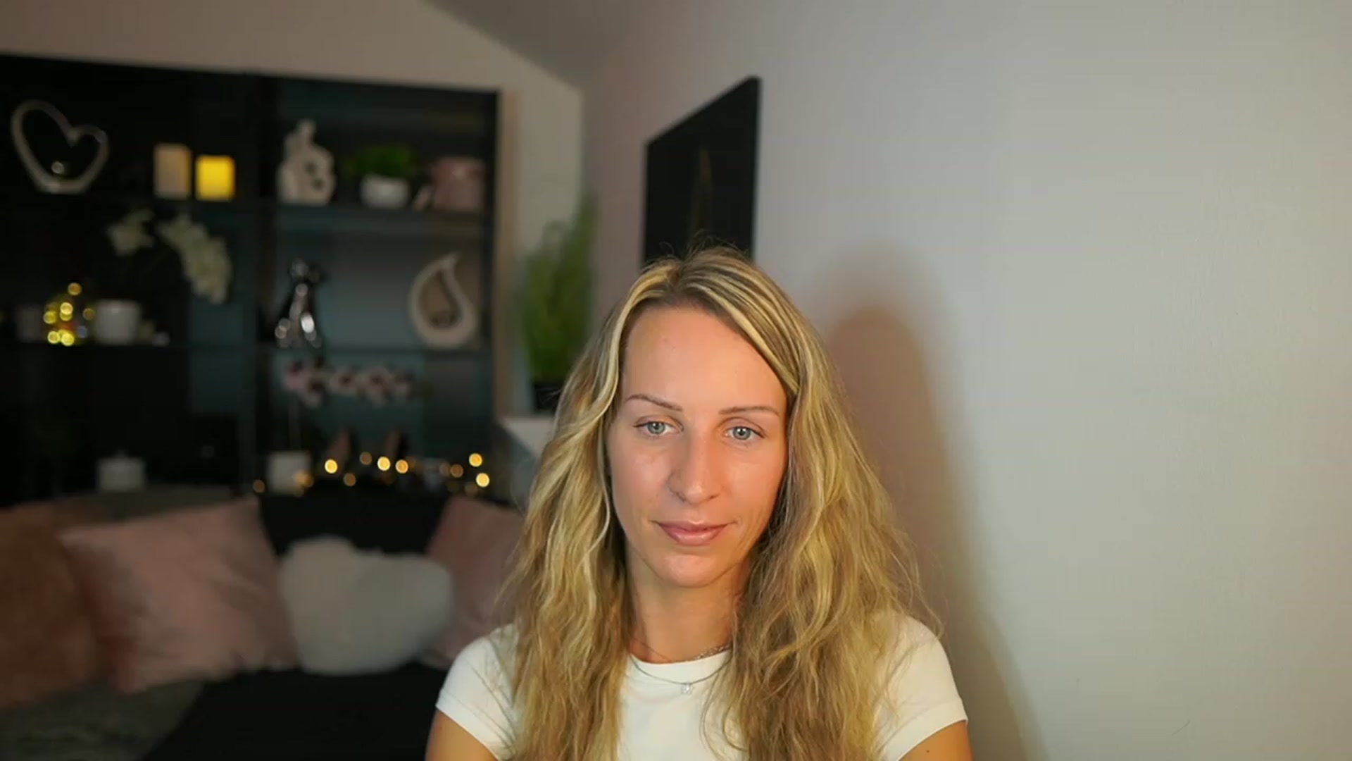 Gallery image thumbnail from Nikki__Sexx__'s myfreecams stream on, 10/12/2023, 19:46 image 19 of 20