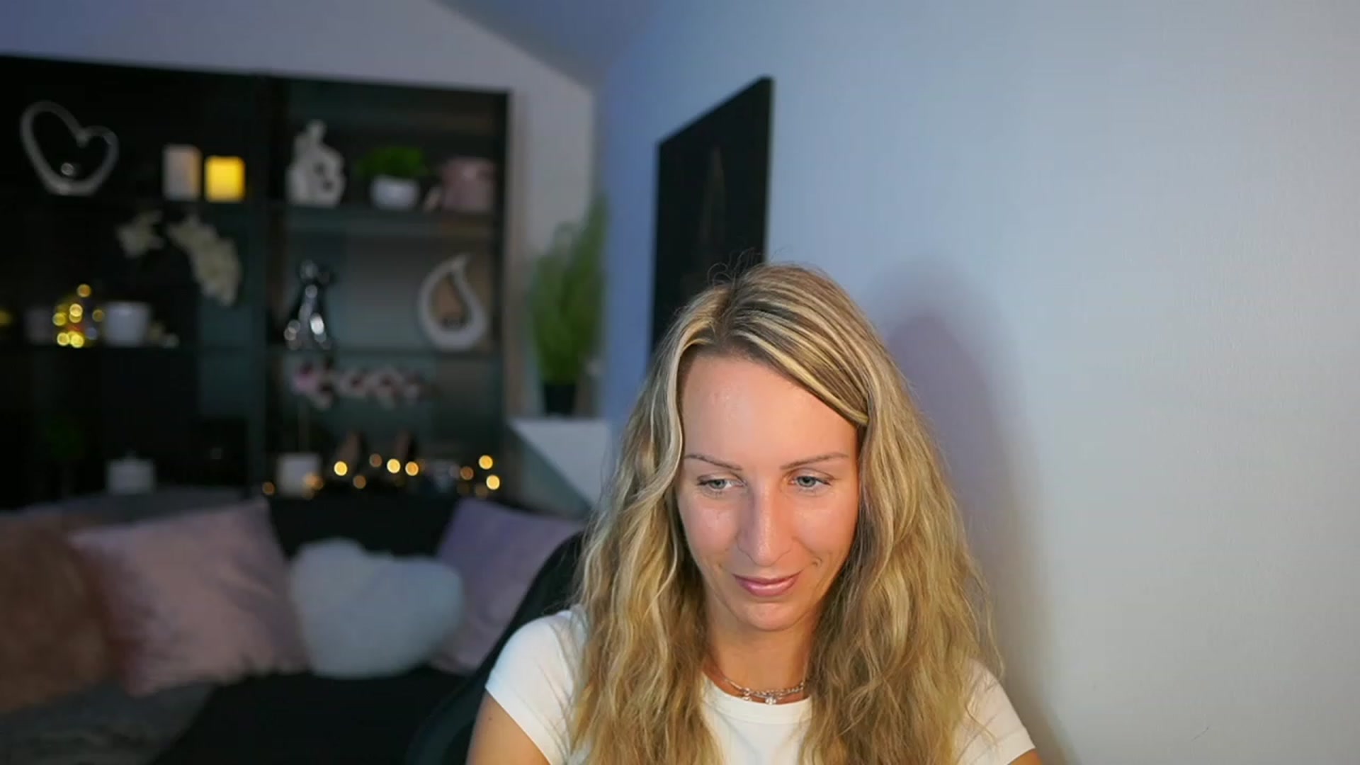 Gallery image thumbnail from Nikki__Sexx__'s myfreecams stream on, 10/12/2023, 19:46 image 1 of 20