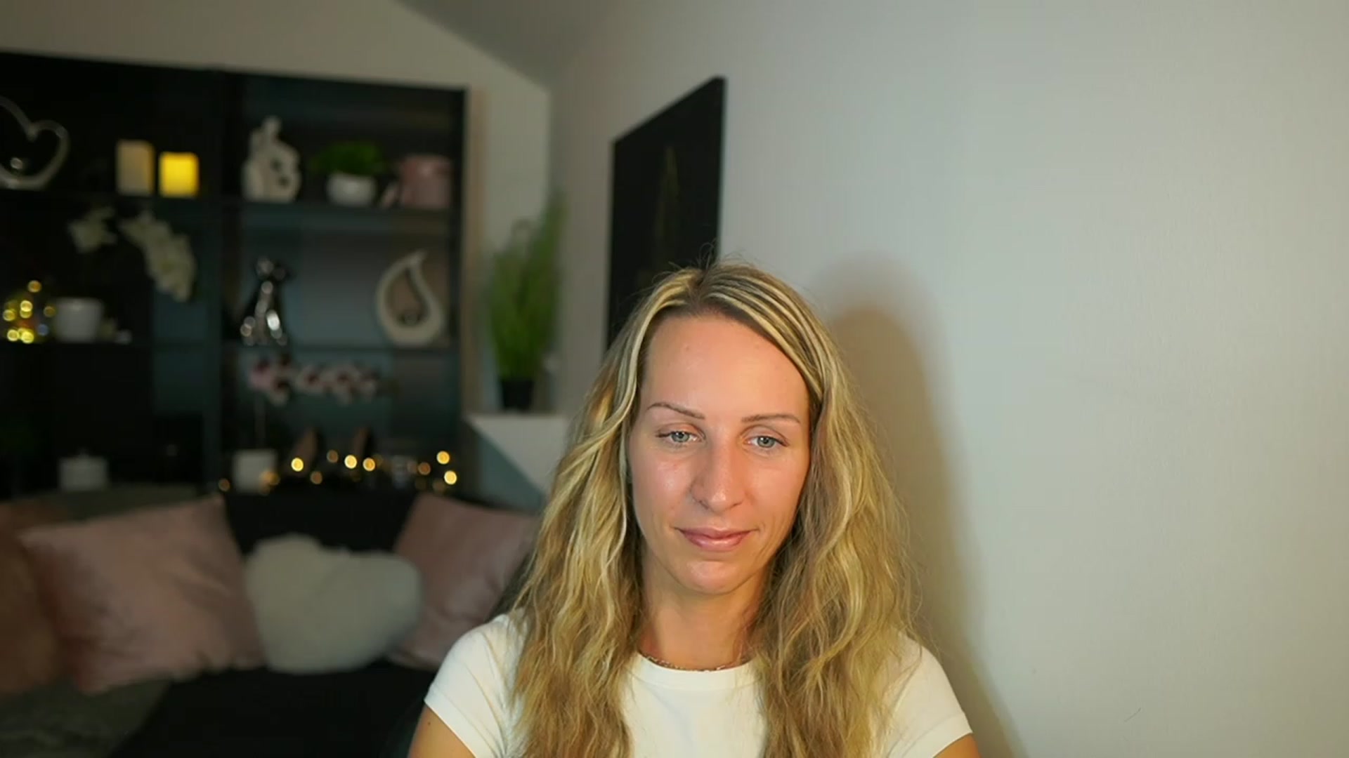 Gallery image thumbnail from Nikki__Sexx__'s myfreecams stream on, 10/12/2023, 20:42 image 3 of 20