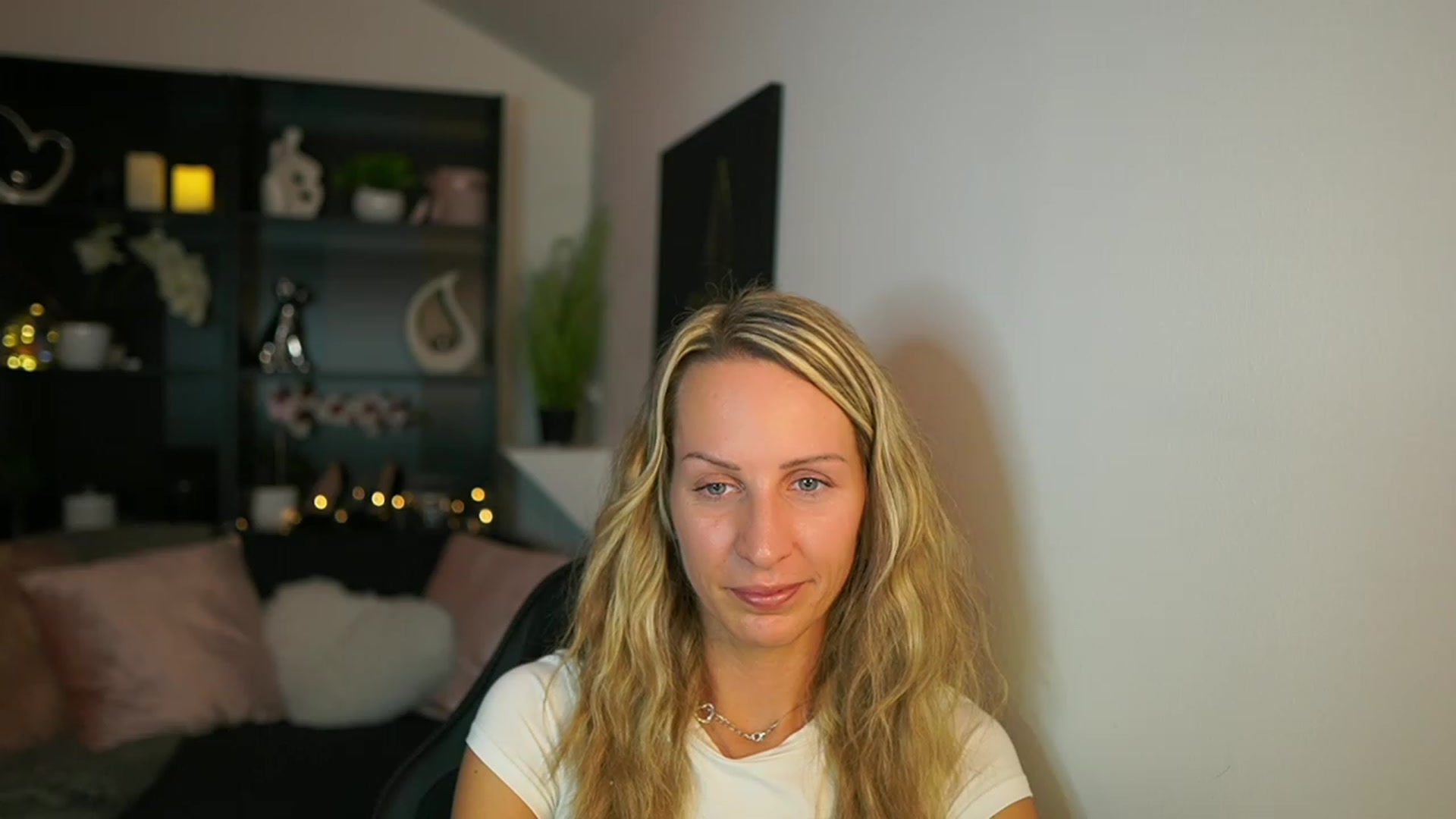 Gallery image thumbnail from Nikki__Sexx__'s myfreecams stream on, 10/12/2023, 20:42 image 20 of 20