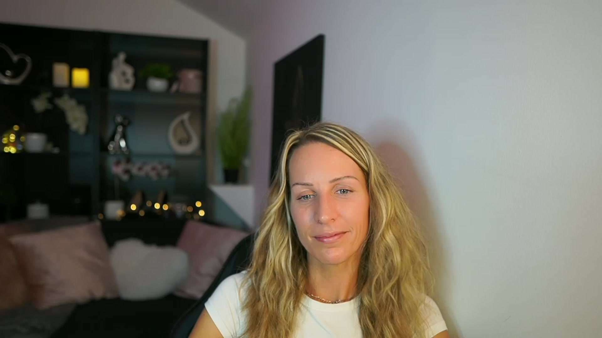 Gallery image thumbnail from Nikki__Sexx__'s myfreecams stream on, 10/12/2023, 20:42 image 12 of 20