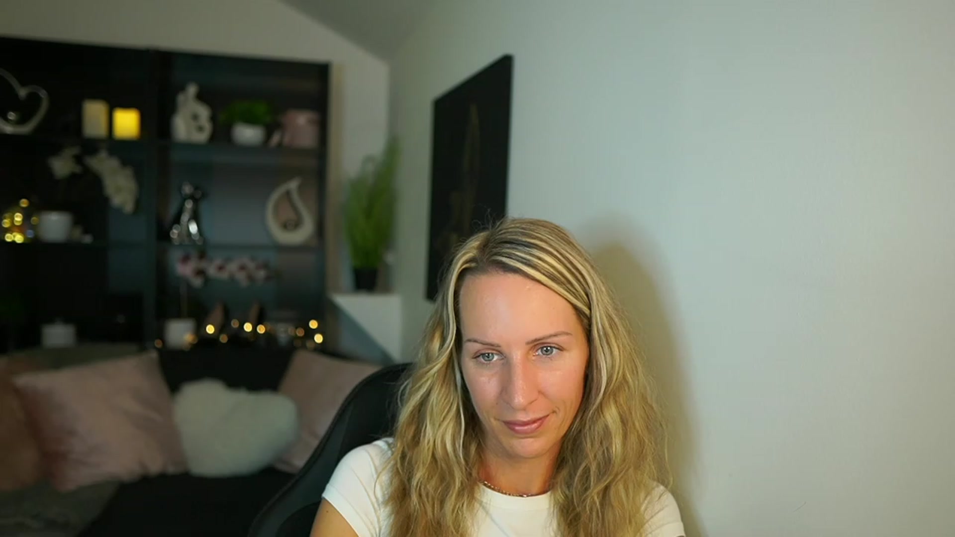 Gallery image thumbnail from Nikki__Sexx__'s myfreecams stream on, 10/12/2023, 20:42 image 14 of 20