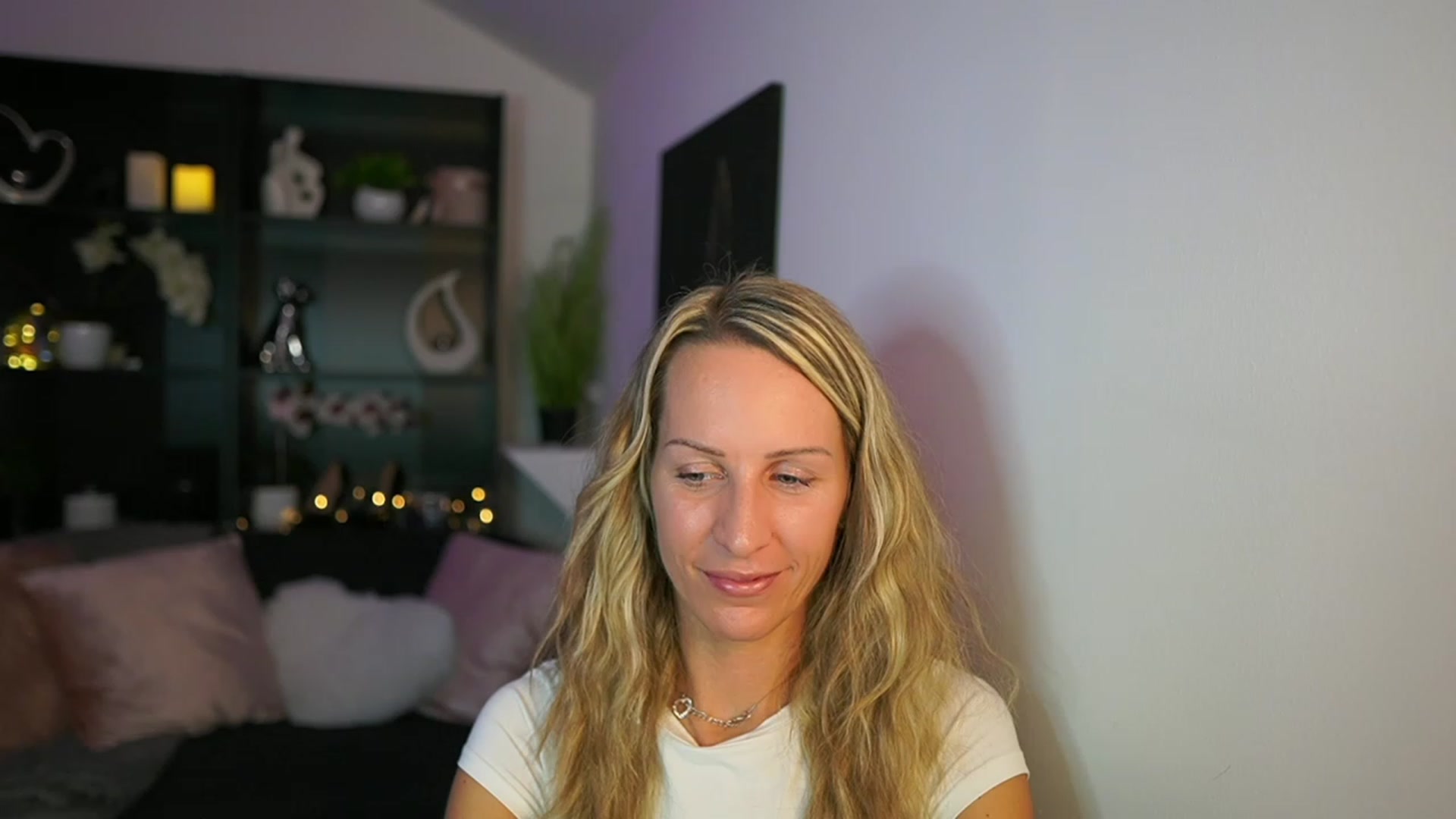 Gallery image thumbnail from Nikki__Sexx__'s myfreecams stream on, 10/12/2023, 20:42 image 18 of 20