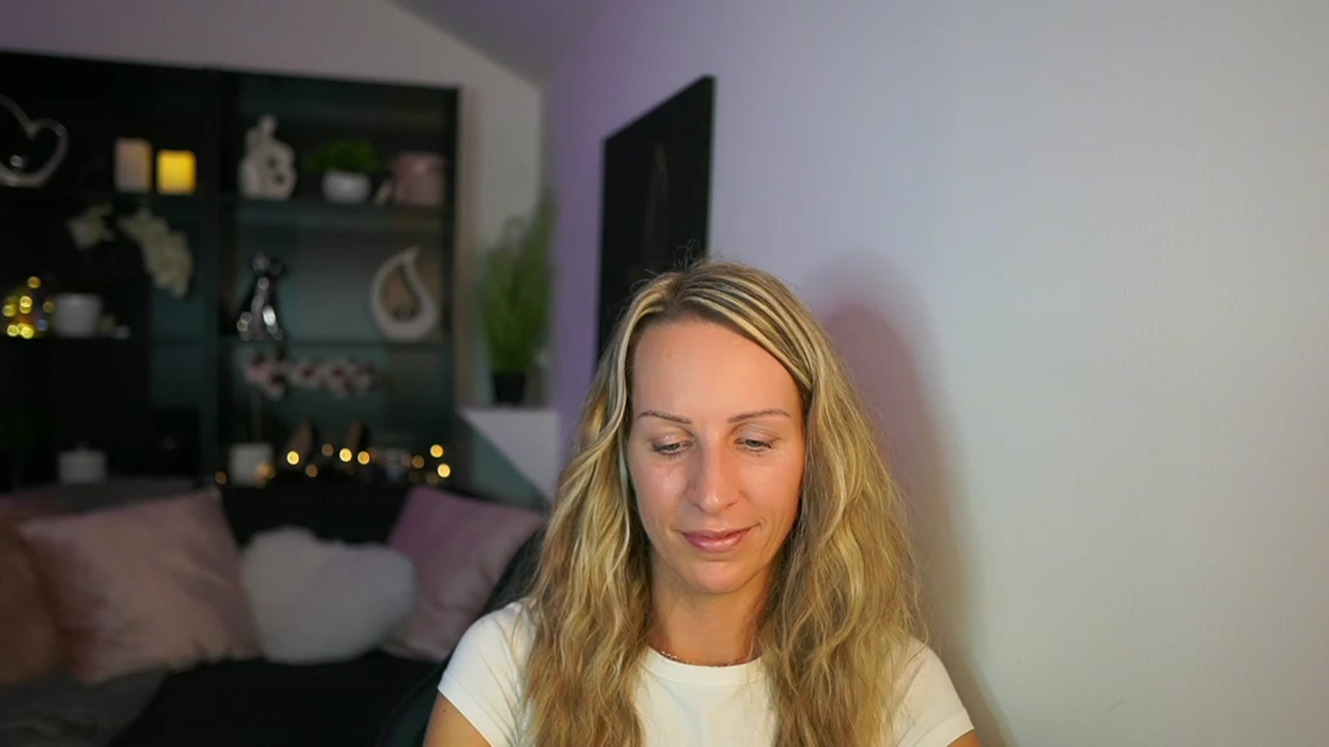 Gallery image thumbnail from Nikki__Sexx__'s myfreecams stream on, 10/12/2023, 20:42 image 4 of 20
