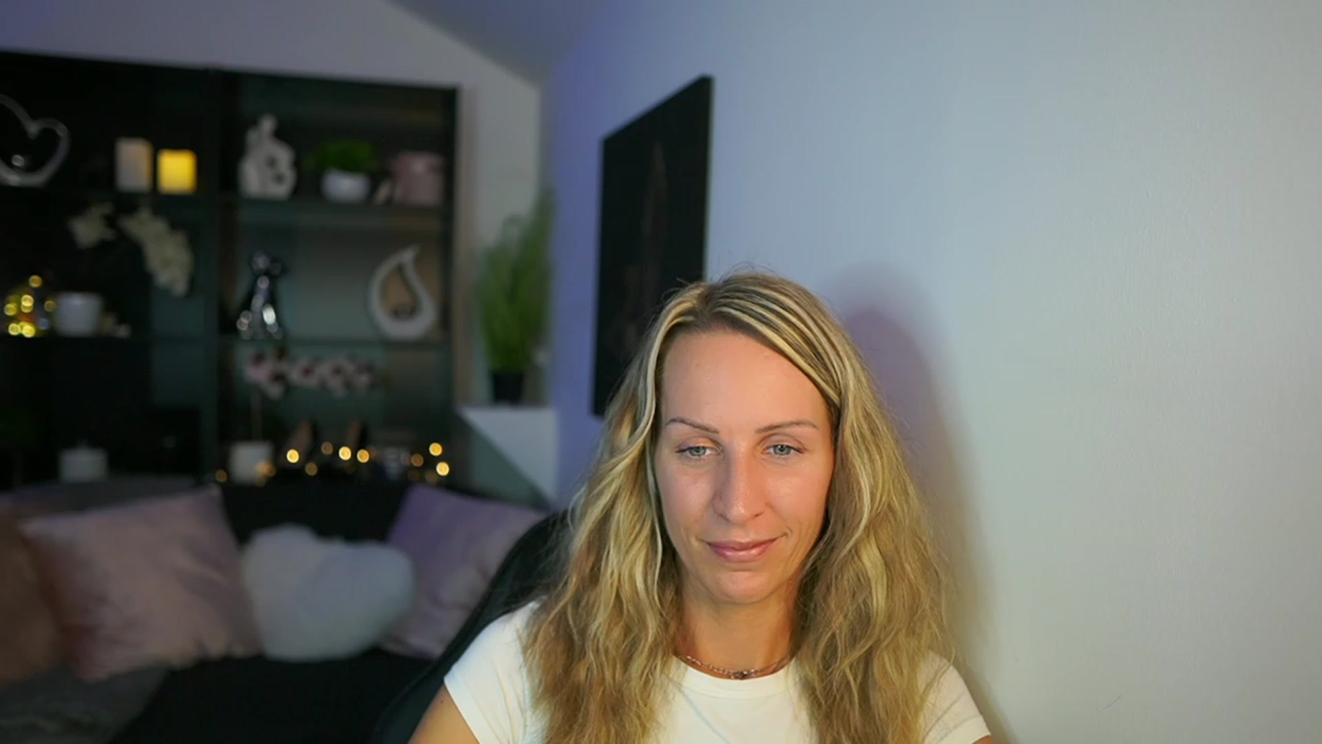 Gallery image thumbnail from Nikki__Sexx__'s myfreecams stream on, 10/12/2023, 20:42 image 10 of 20