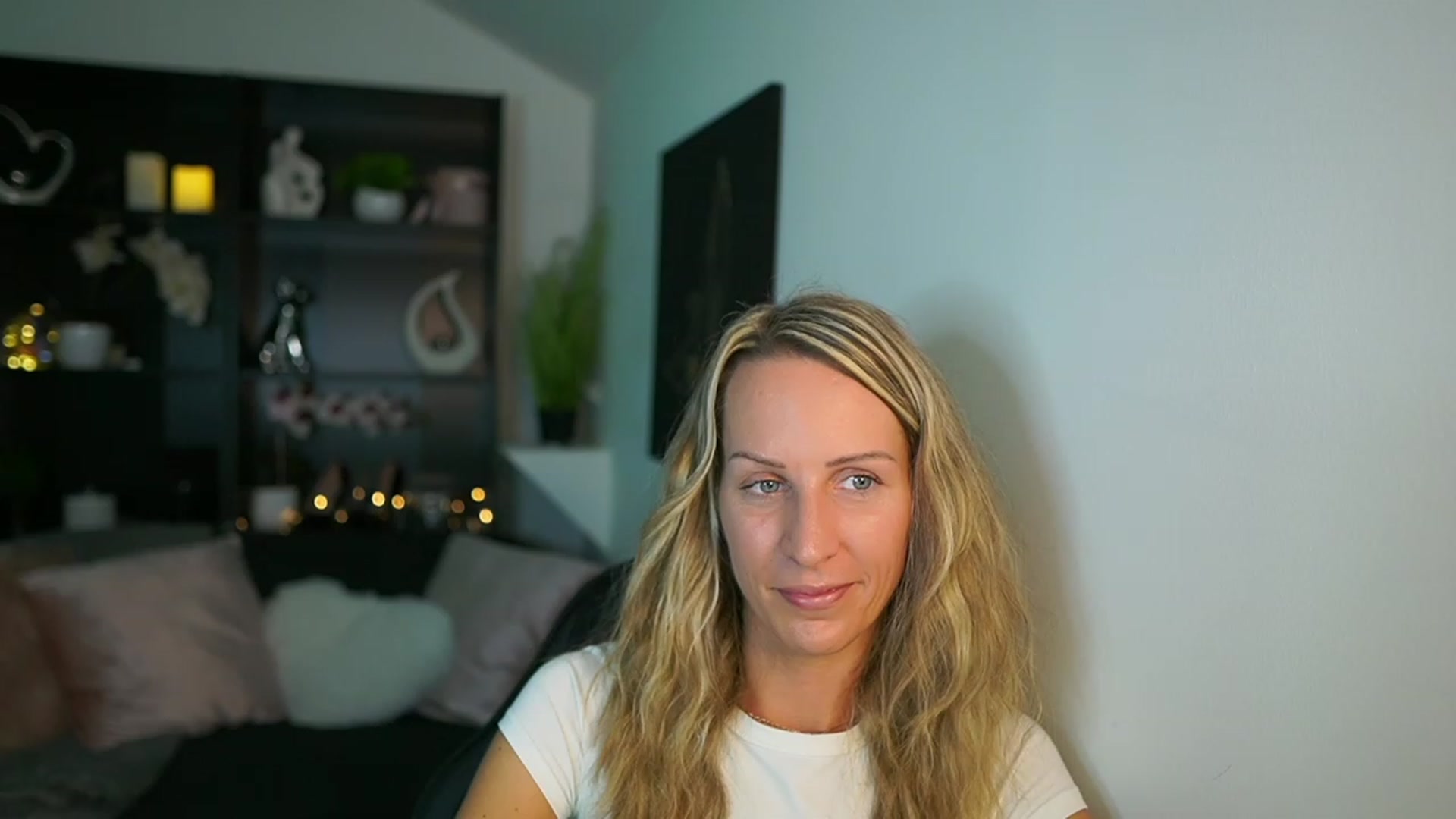Gallery image thumbnail from Nikki__Sexx__'s myfreecams stream on, 10/12/2023, 20:42 image 5 of 20
