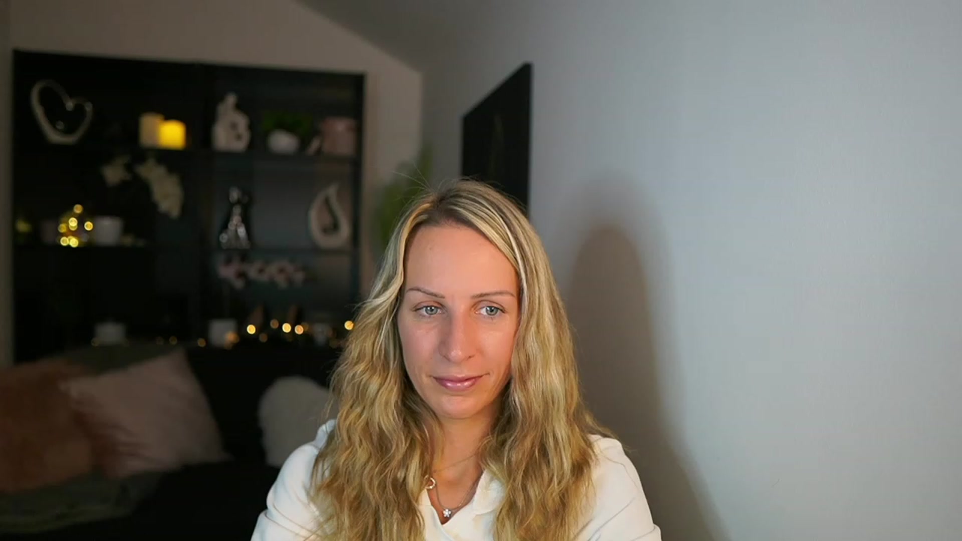 Gallery image thumbnail from Nikki__Sexx__'s myfreecams stream on, 10/16/2023, 18:44 image 10 of 20