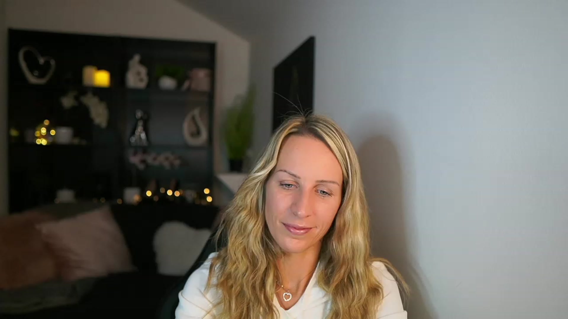 Gallery image thumbnail from Nikki__Sexx__'s myfreecams stream on, 10/16/2023, 18:44 image 18 of 20