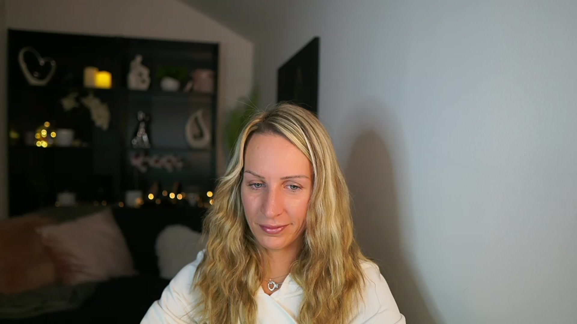 Gallery image thumbnail from Nikki__Sexx__'s myfreecams stream on, 10/16/2023, 18:44 image 7 of 20