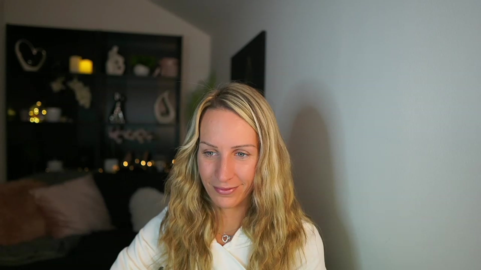 Gallery image thumbnail from Nikki__Sexx__'s myfreecams stream on, 10/16/2023, 18:44 image 6 of 20