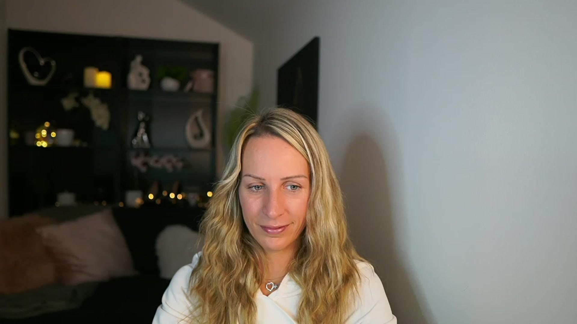 Gallery image thumbnail from Nikki__Sexx__'s myfreecams stream on, 10/16/2023, 18:44 image 8 of 20