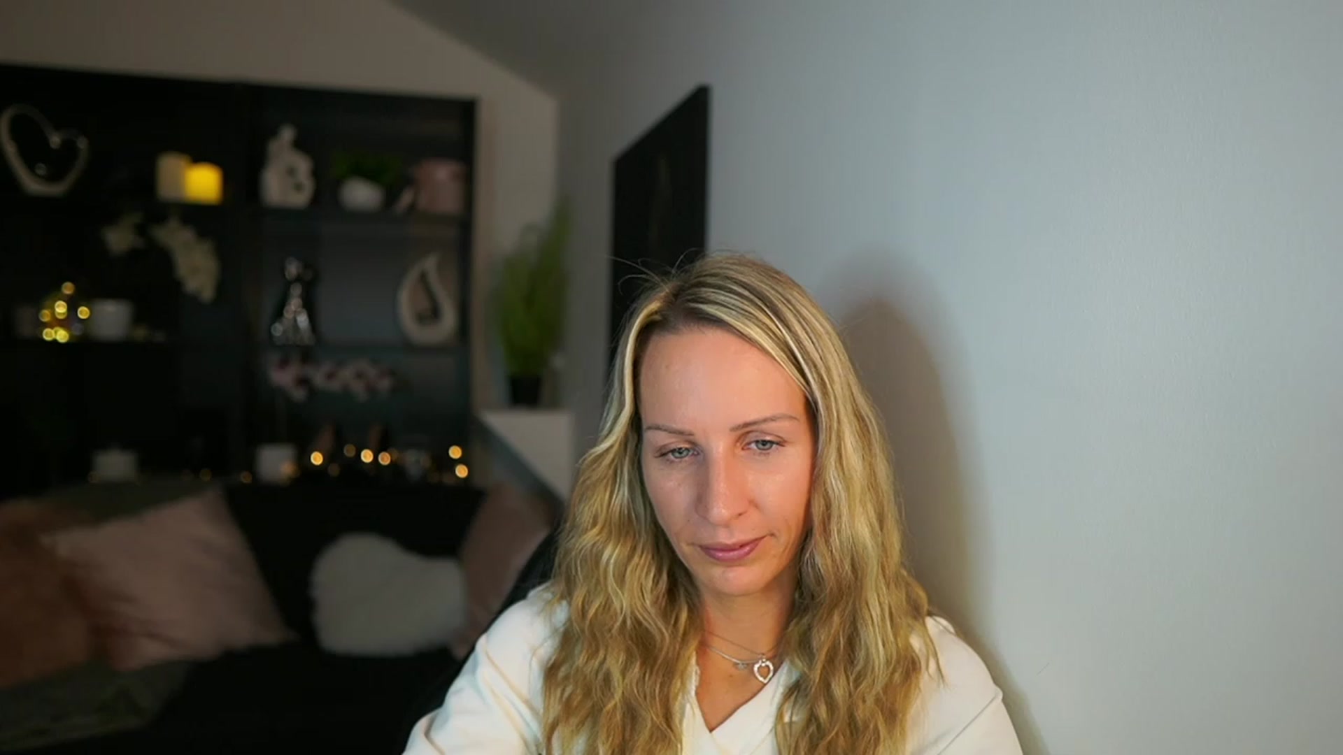 Gallery image thumbnail from Nikki__Sexx__'s myfreecams stream on, 10/16/2023, 22:27 image 9 of 20