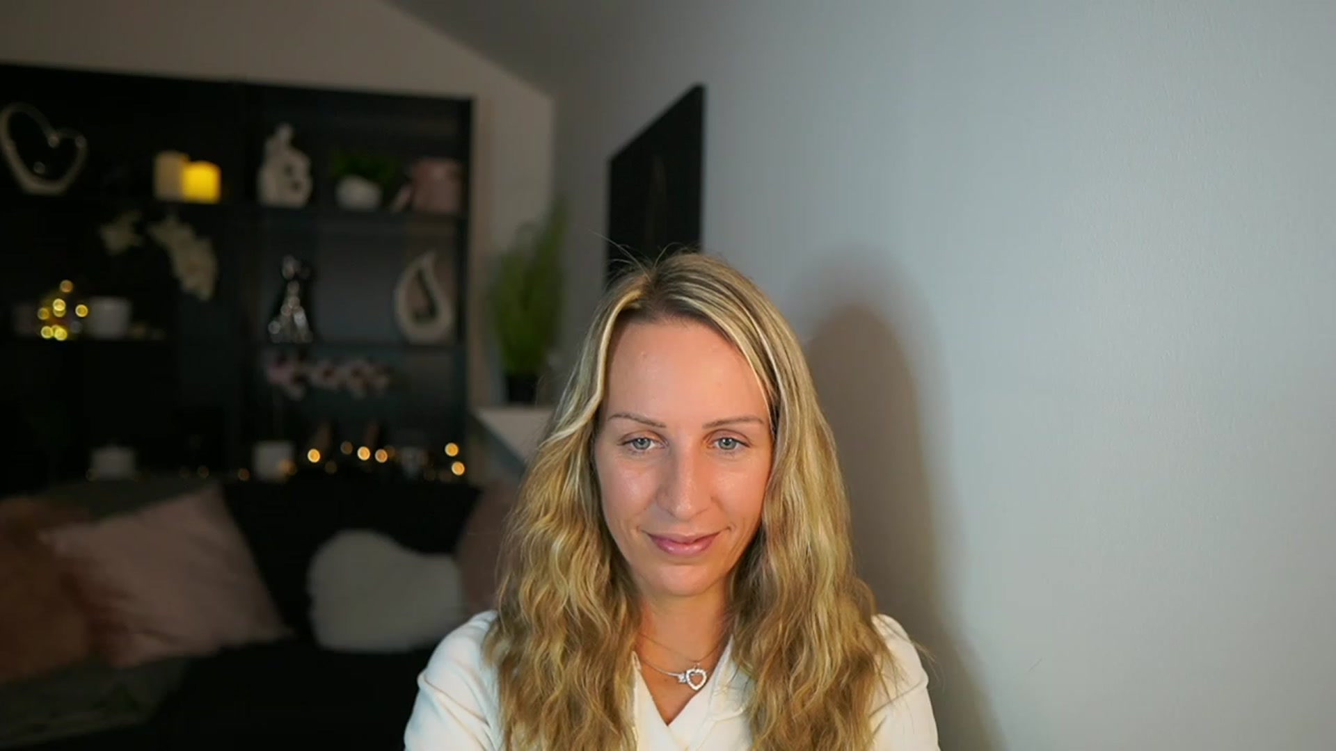Gallery image thumbnail from Nikki__Sexx__'s myfreecams stream on, 10/16/2023, 22:27 image 3 of 20
