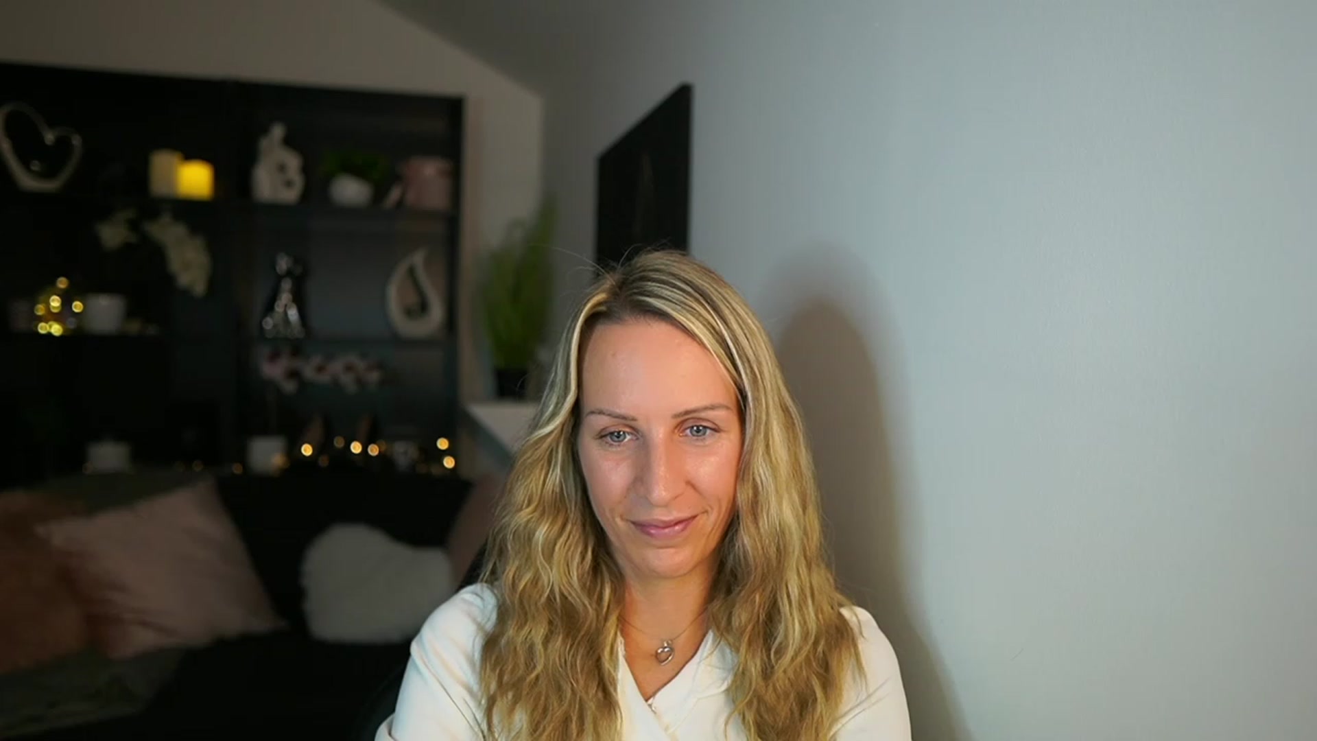 Gallery image thumbnail from Nikki__Sexx__'s myfreecams stream on, 10/16/2023, 22:27 image 15 of 20